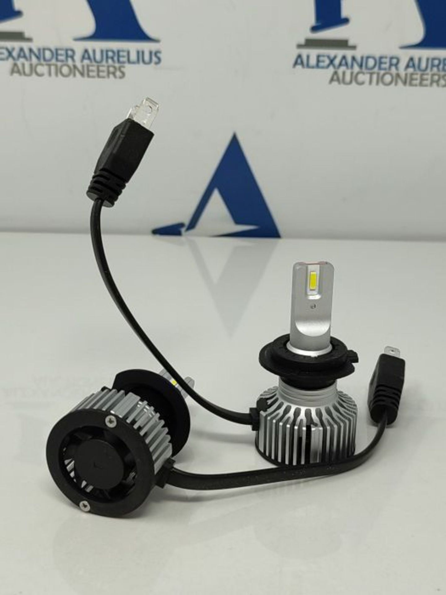 Philips Ultinon Pro3021 LED Car Headlight Bulb (H7), cool white light of 6.000K, set o - Image 3 of 3