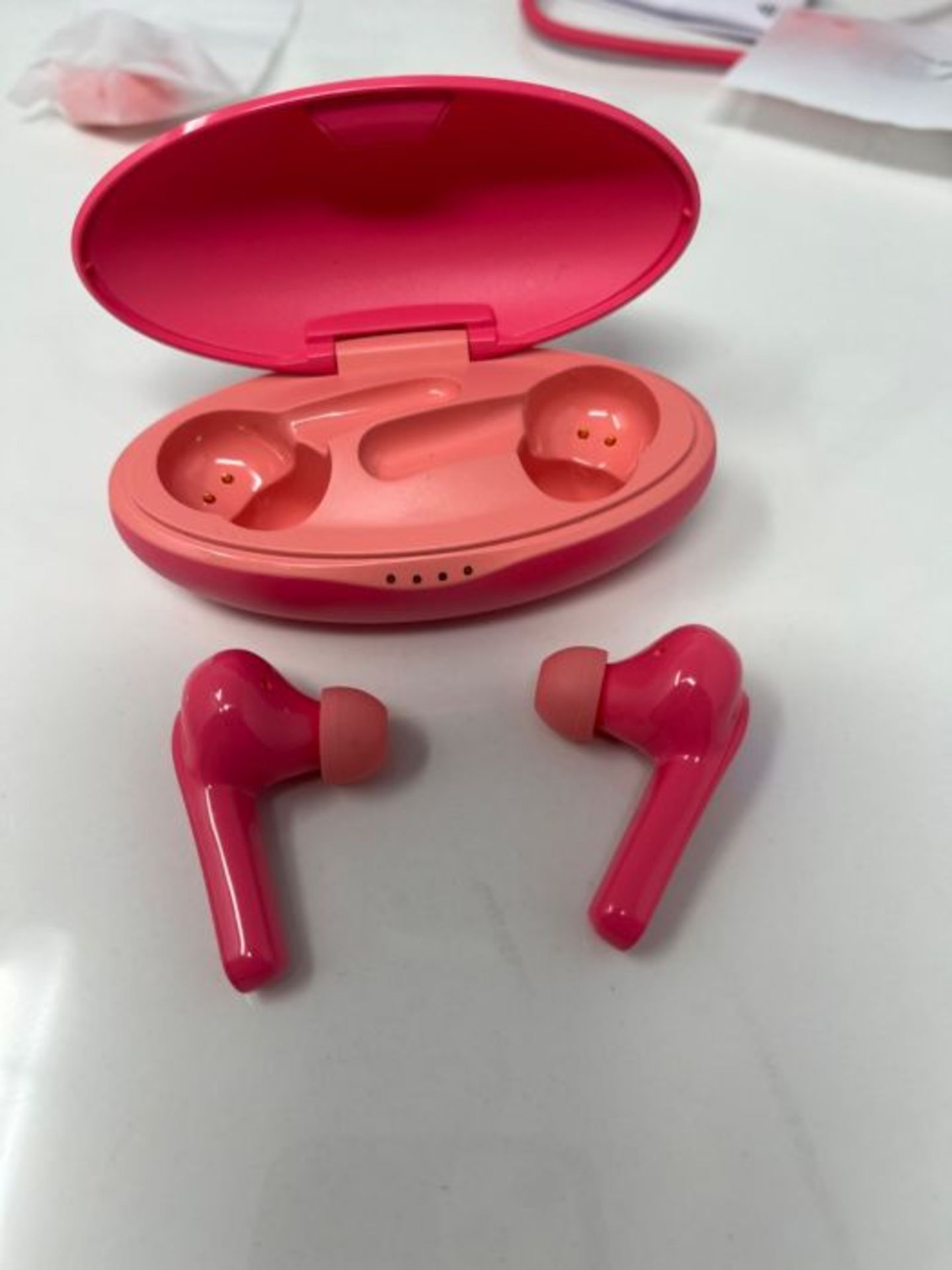 Belkin SOUNDFORM Nano, True Wireless Earbuds for Kids, 85dB Limit for Ear Protection, - Image 3 of 3