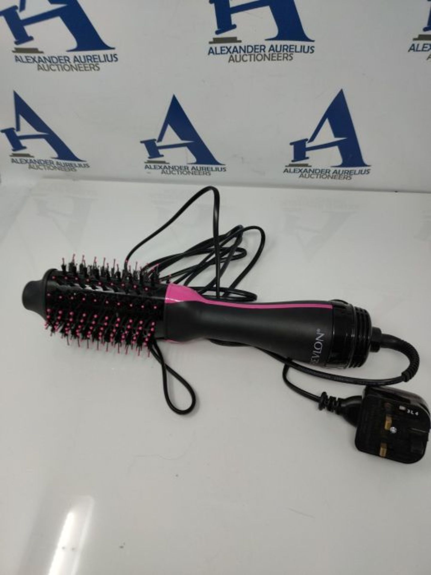 Revlon Salon One-Step Hair dryer and Volumiser mid to short hair (One-Step, 2-in-1 sty - Image 2 of 3
