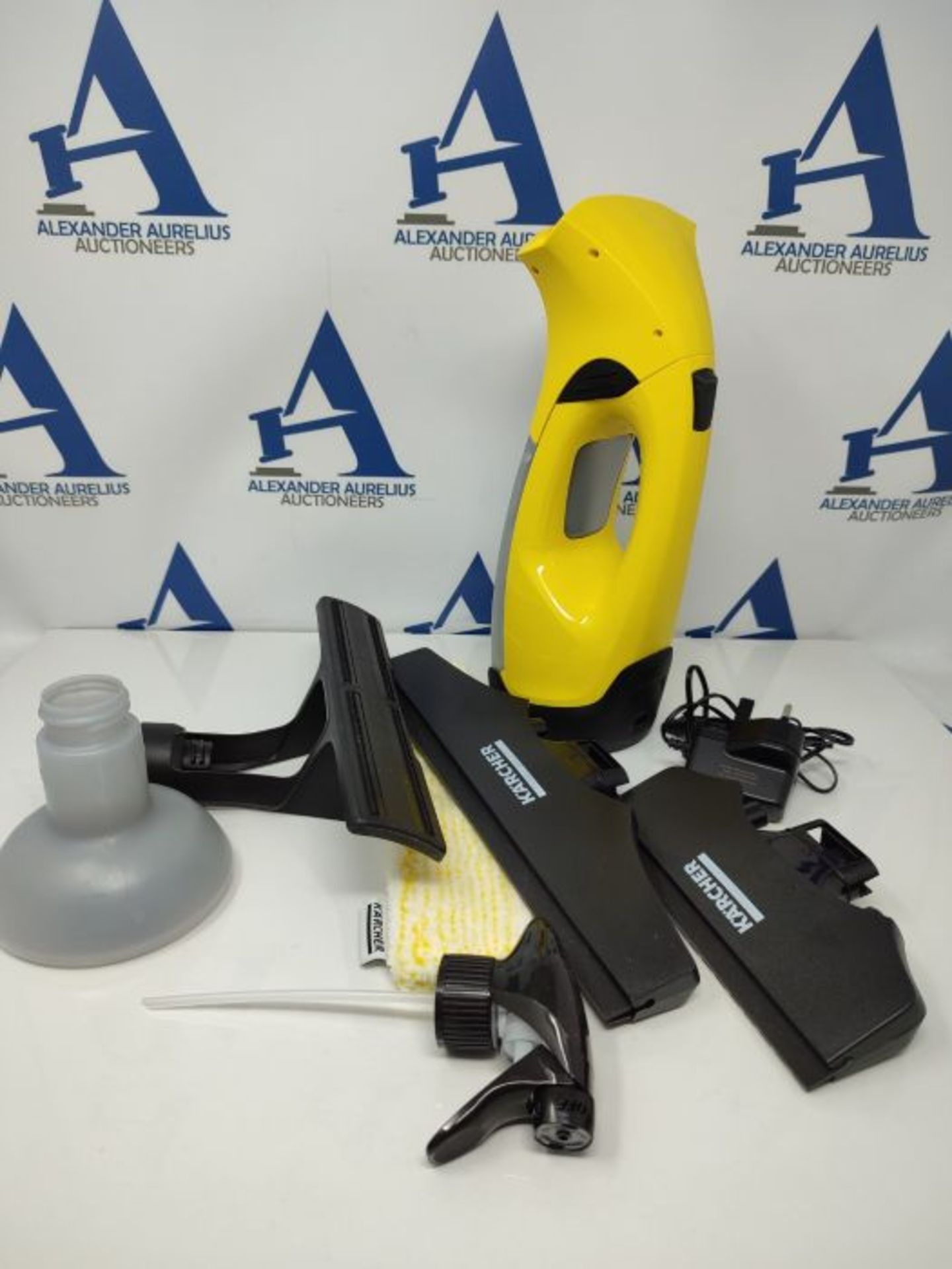 RRP £74.00 Kärcher WV2 Plus N Yellow Edition Window Vac - Image 2 of 5