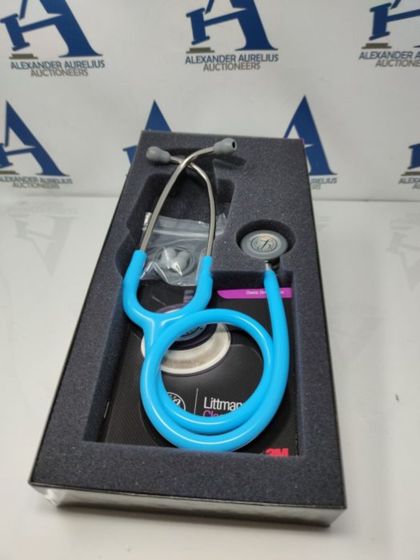 RRP £84.00 3M Littmann Classic III Monitoring Stethoscope, Turquoise Tube 27, inch, 5835 - Image 3 of 3