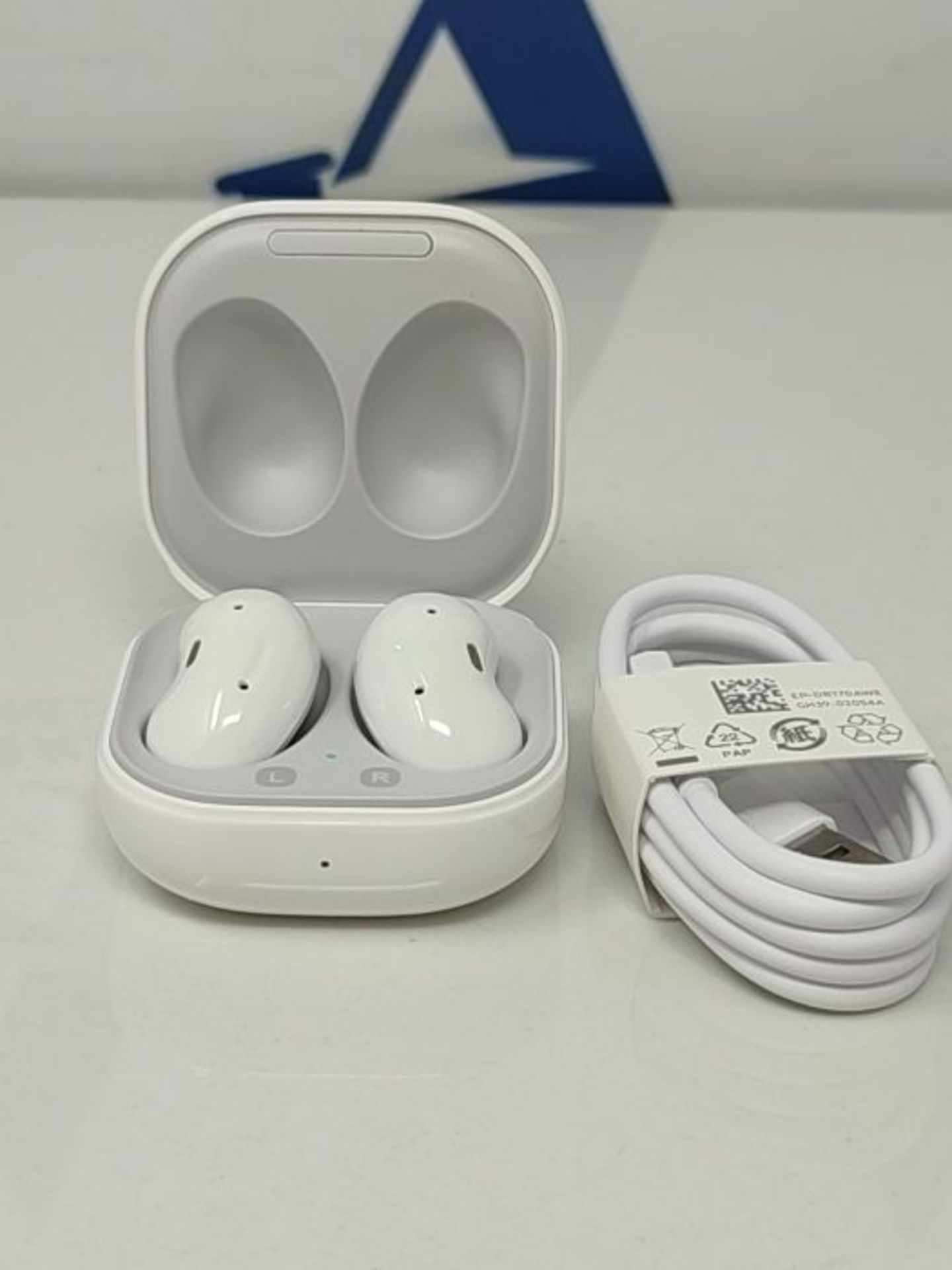 RRP £152.00 Samsung Buds Live White (Old Version) - Image 2 of 2