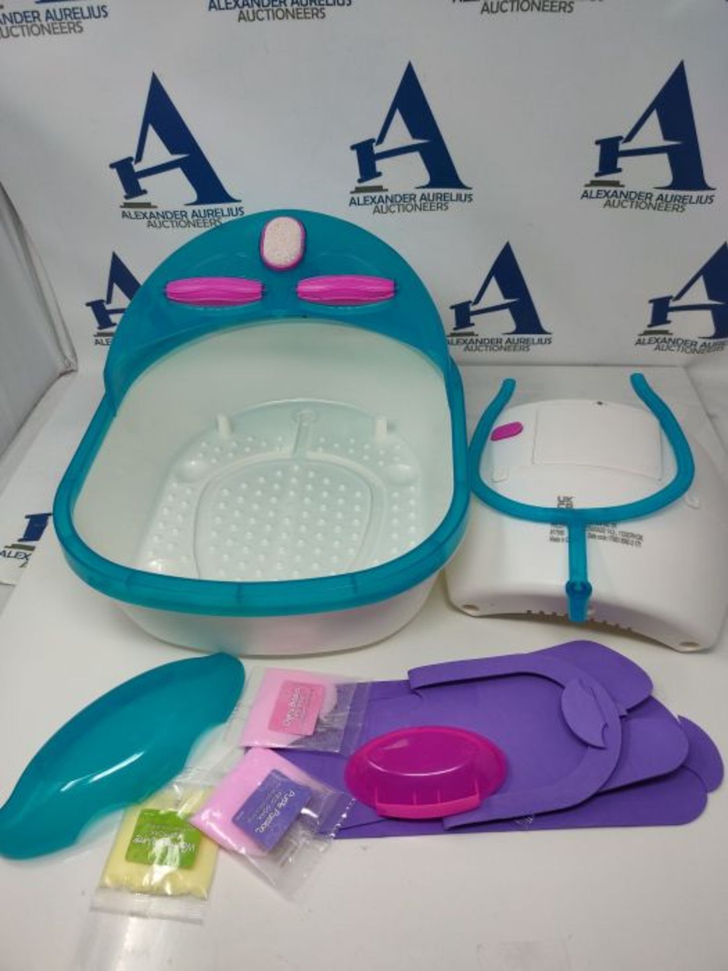 Shimmer N Sparkle 6in1 Real Foot Massaging pedicure spa - colour-changing massaging, r - Image 3 of 3