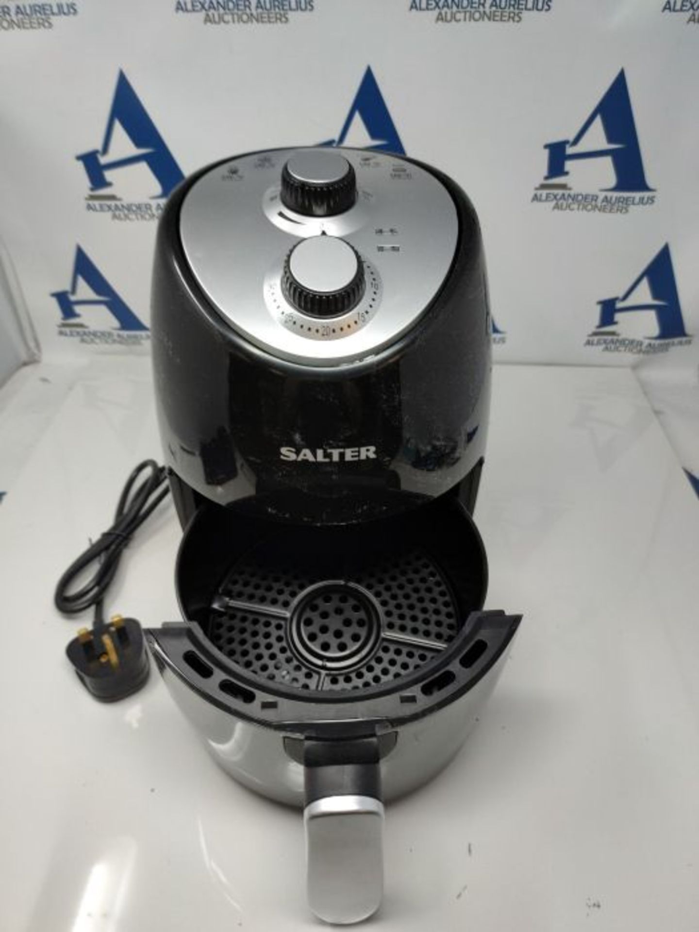 Salter EK2817 Compact 2L Hot Air Fryer, 1000W Fryer, Removable Frying Rack & 30 Minute - Image 3 of 3