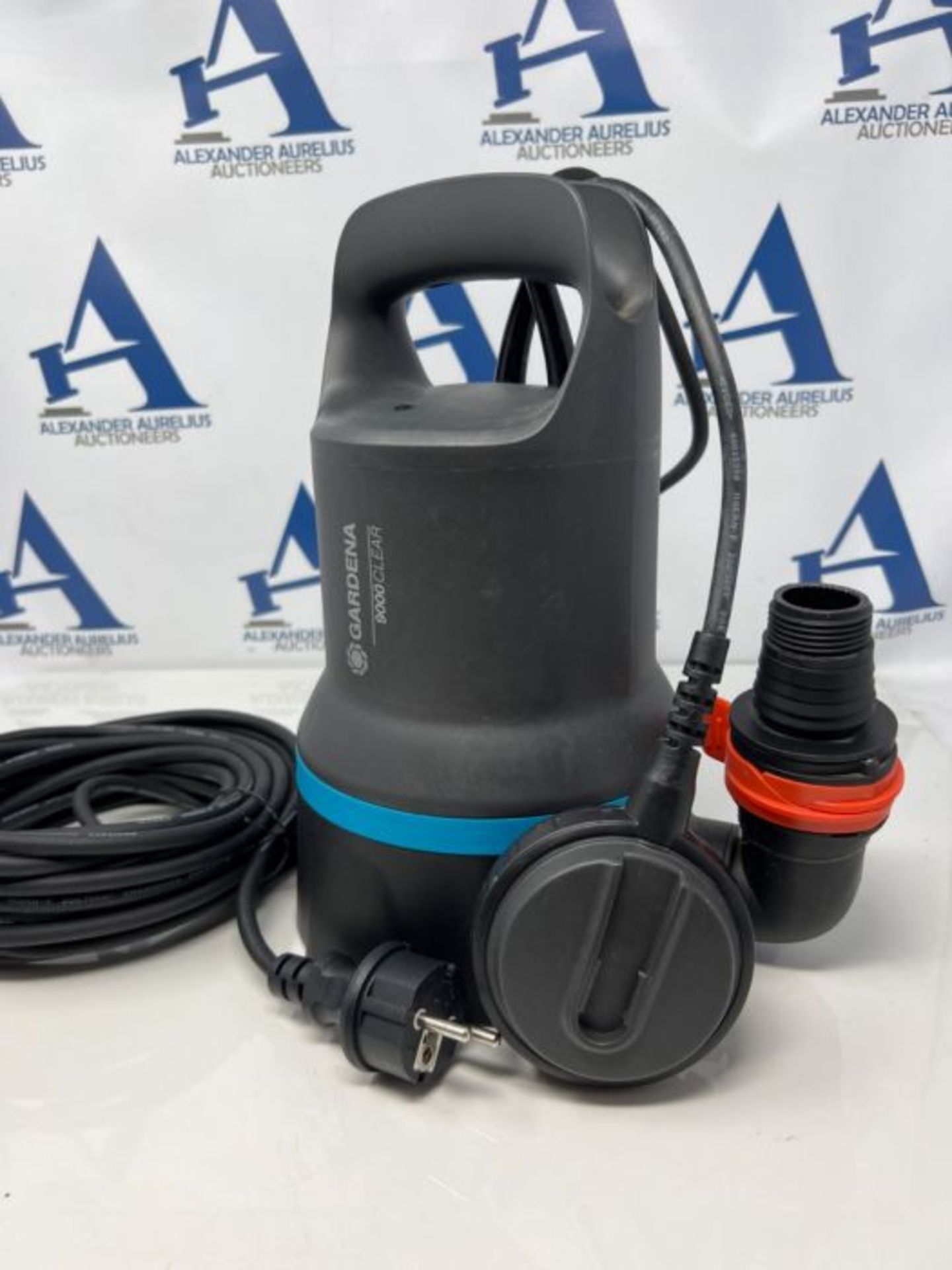 RRP £64.00 Gardena 09030-20 clear water submersible pump 9000 - Image 2 of 2