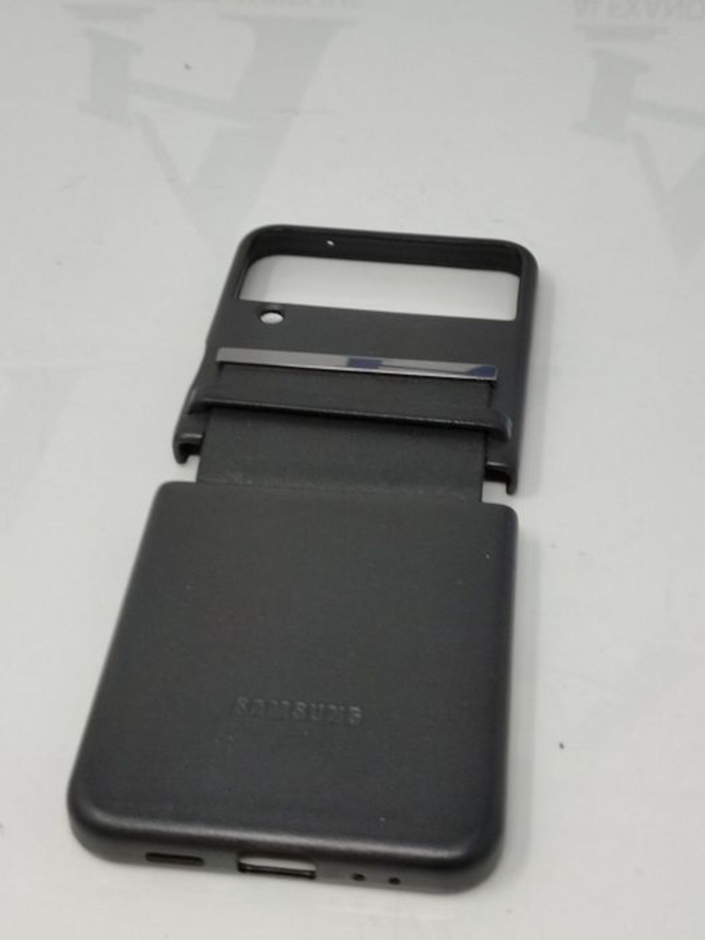 RRP £53.00 Samsung Galaxy Z Flip4 Official Flap Leather Cover Black - Image 3 of 3