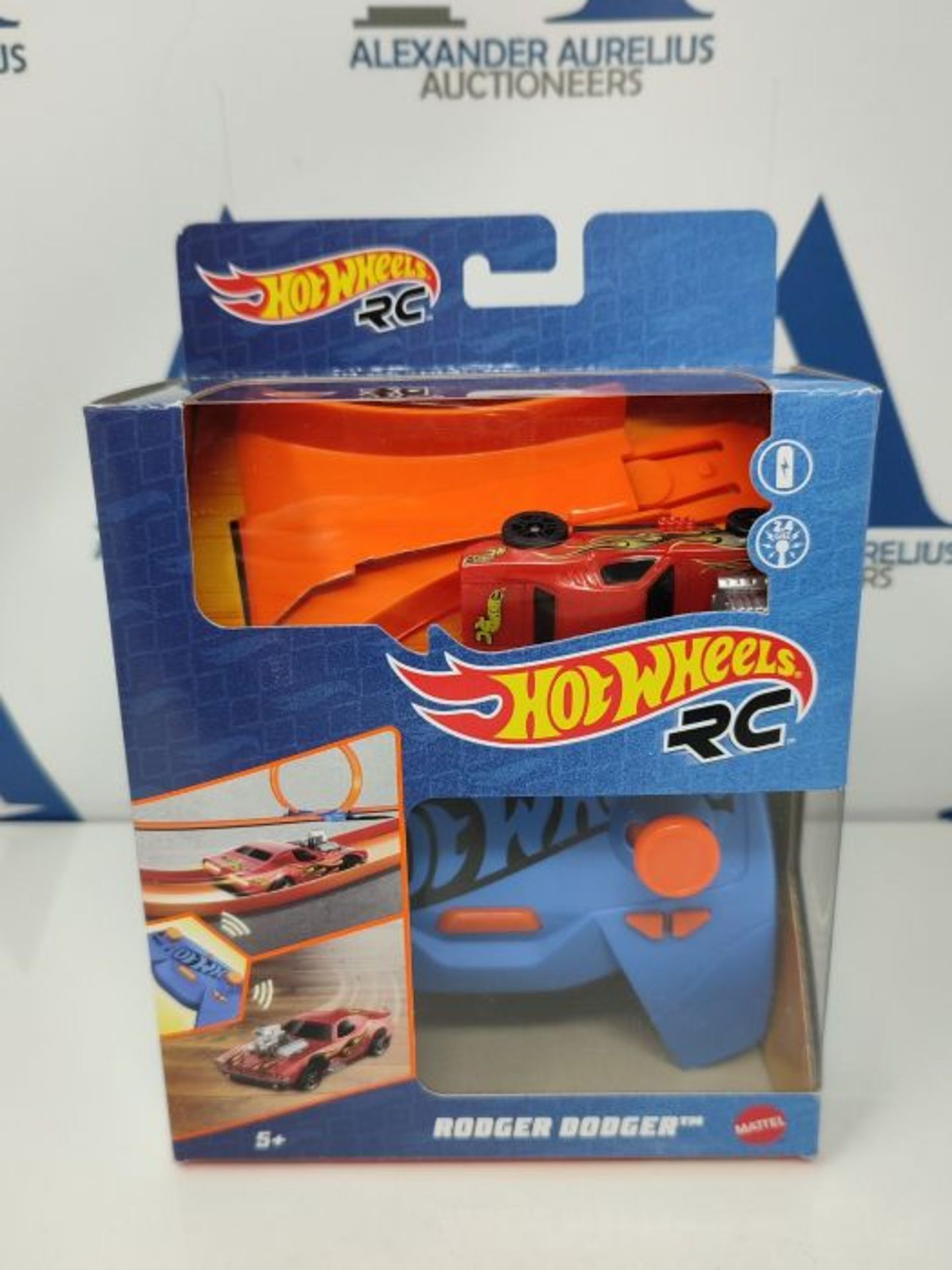 Hot Wheels R/C 1:64 Scale Rechargeable Radio-Controlled Racing Cars for On- or Off-Tra - Image 2 of 3