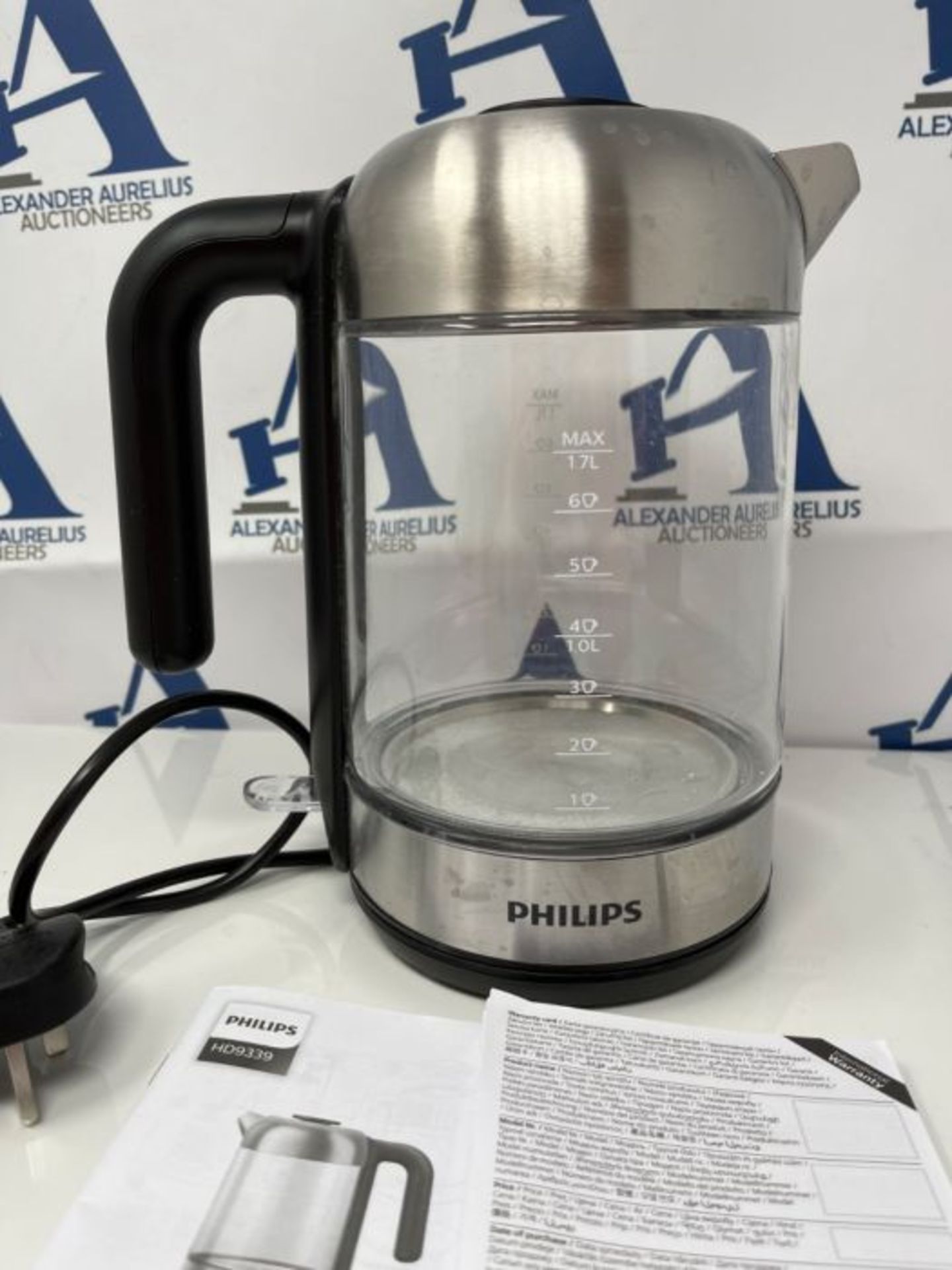 RRP £54.00 Philips Electric Kettle - 1.7L Capacity with Spring Lid and Indicator Light, Glass, Pi - Image 3 of 3