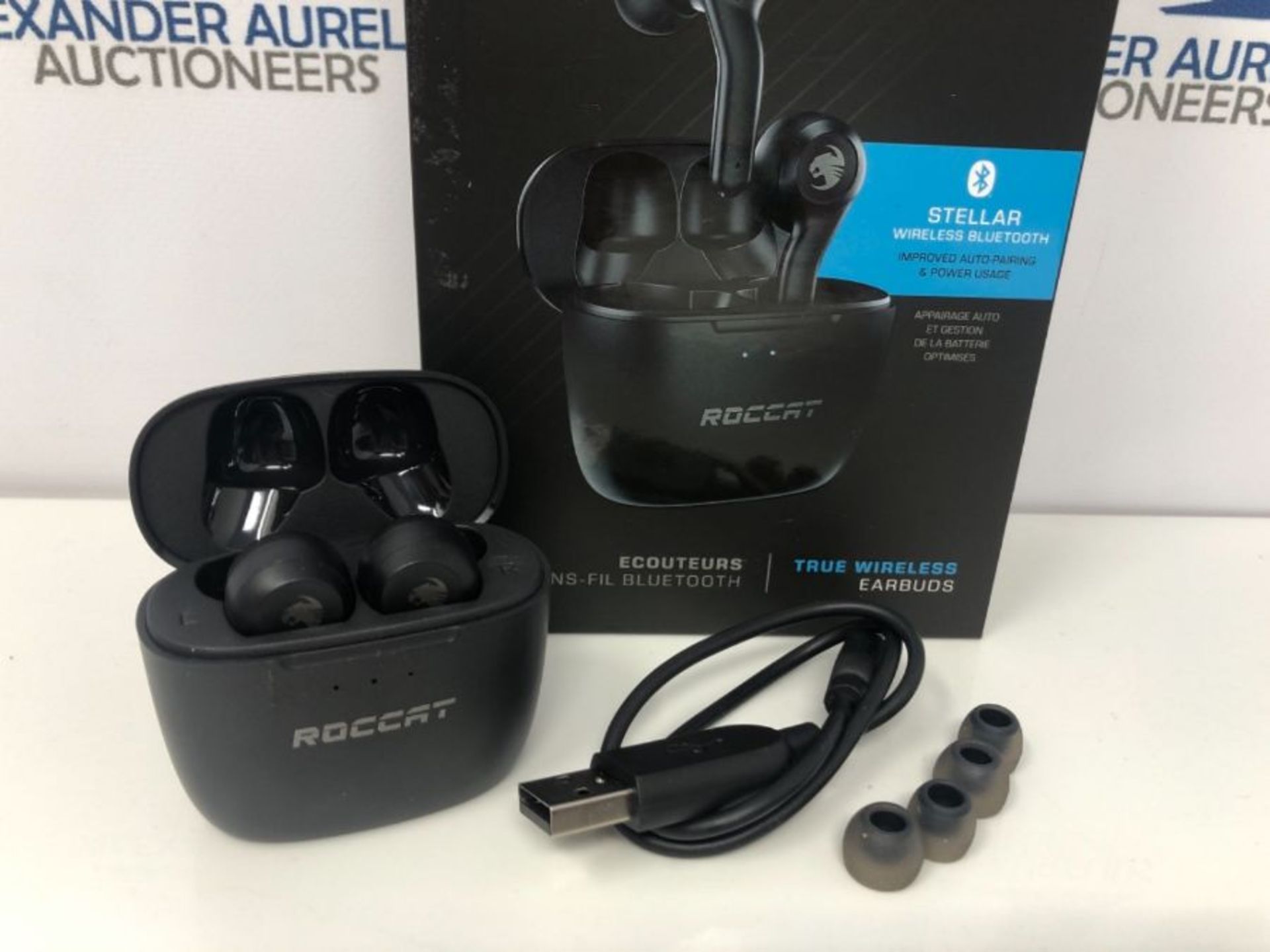 RRP £82.00 Roccat Syn Buds Air - wireless earbuds for mobile gaming with dual microphone technolo - Image 2 of 3