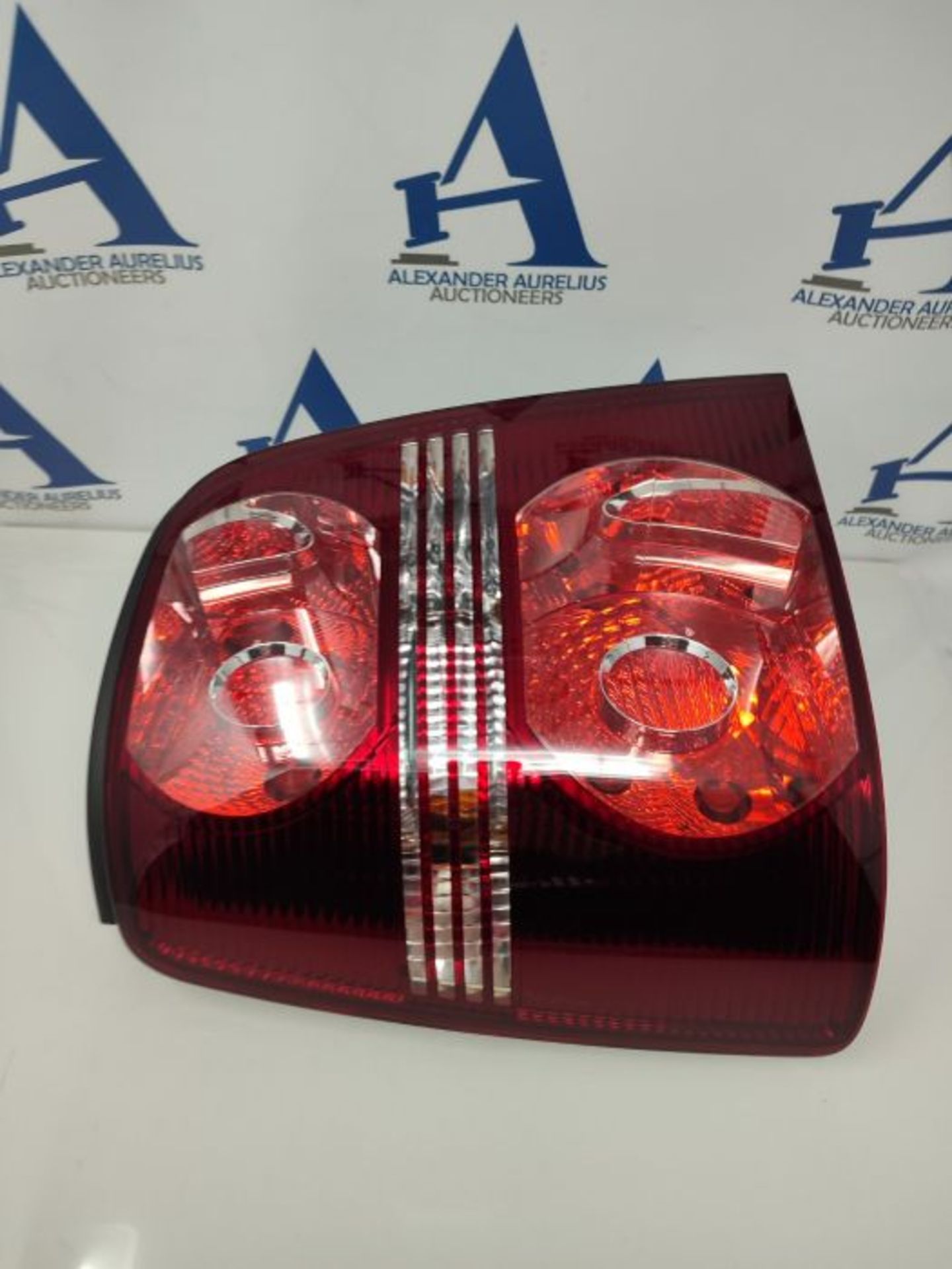 RRP £66.00 HELLA 2SK 009 477-051 Rearlight - Bulb - Crystal clear/Red - ECE/CCC - left - Image 2 of 3