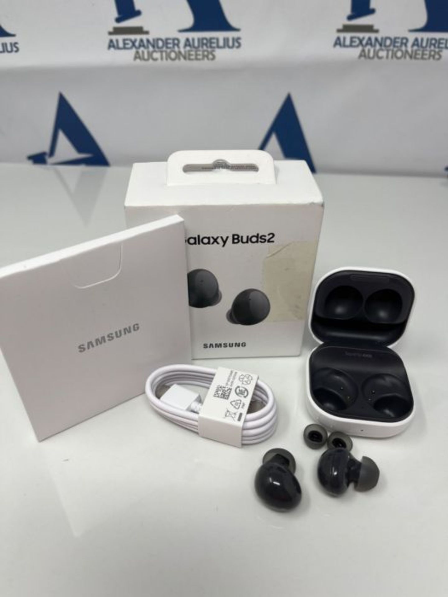 RRP £139.00 Samsung Galaxy Buds2 Wireless Earphones, 2 Year Manufacturer Warranty, Black (UK Versi - Image 2 of 3