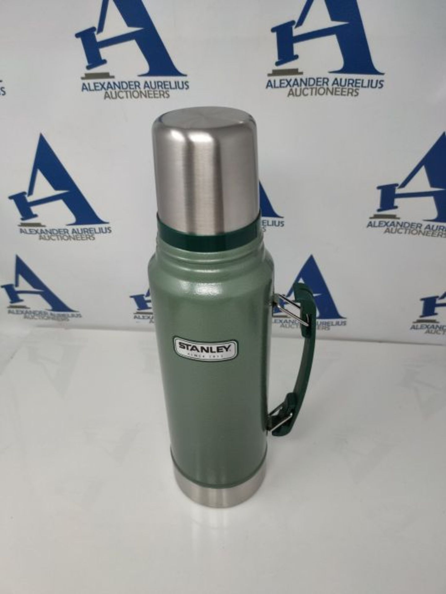 Stanley Classic Legendary Bottle 1L / 1.1QT Hammertone Green - Stainless Steel Thermos - Image 2 of 3