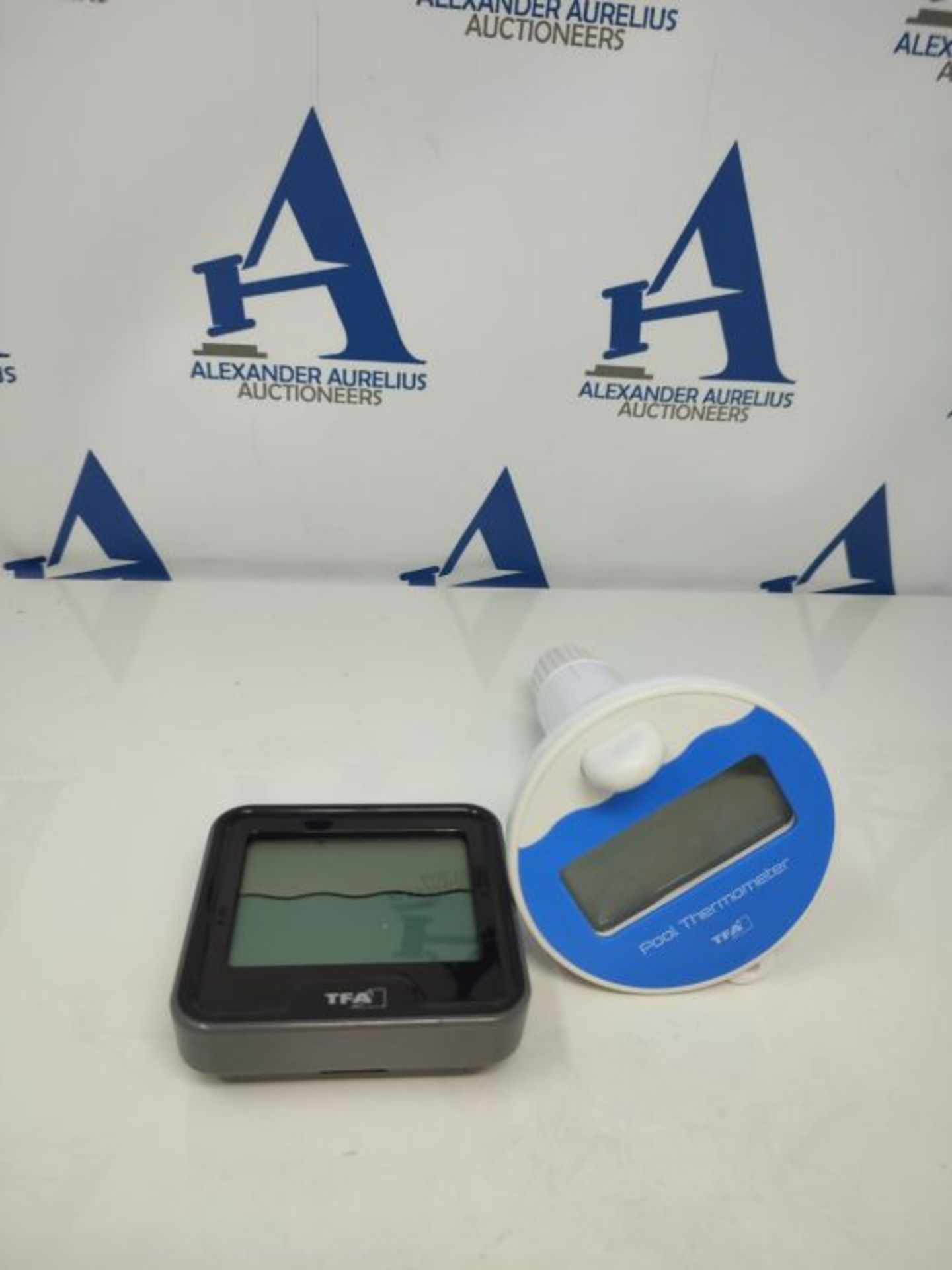 TFA Dostmann Marbella Wireless Pool Thermometer, Black, L110 x W110 x H210 mm - Image 2 of 3