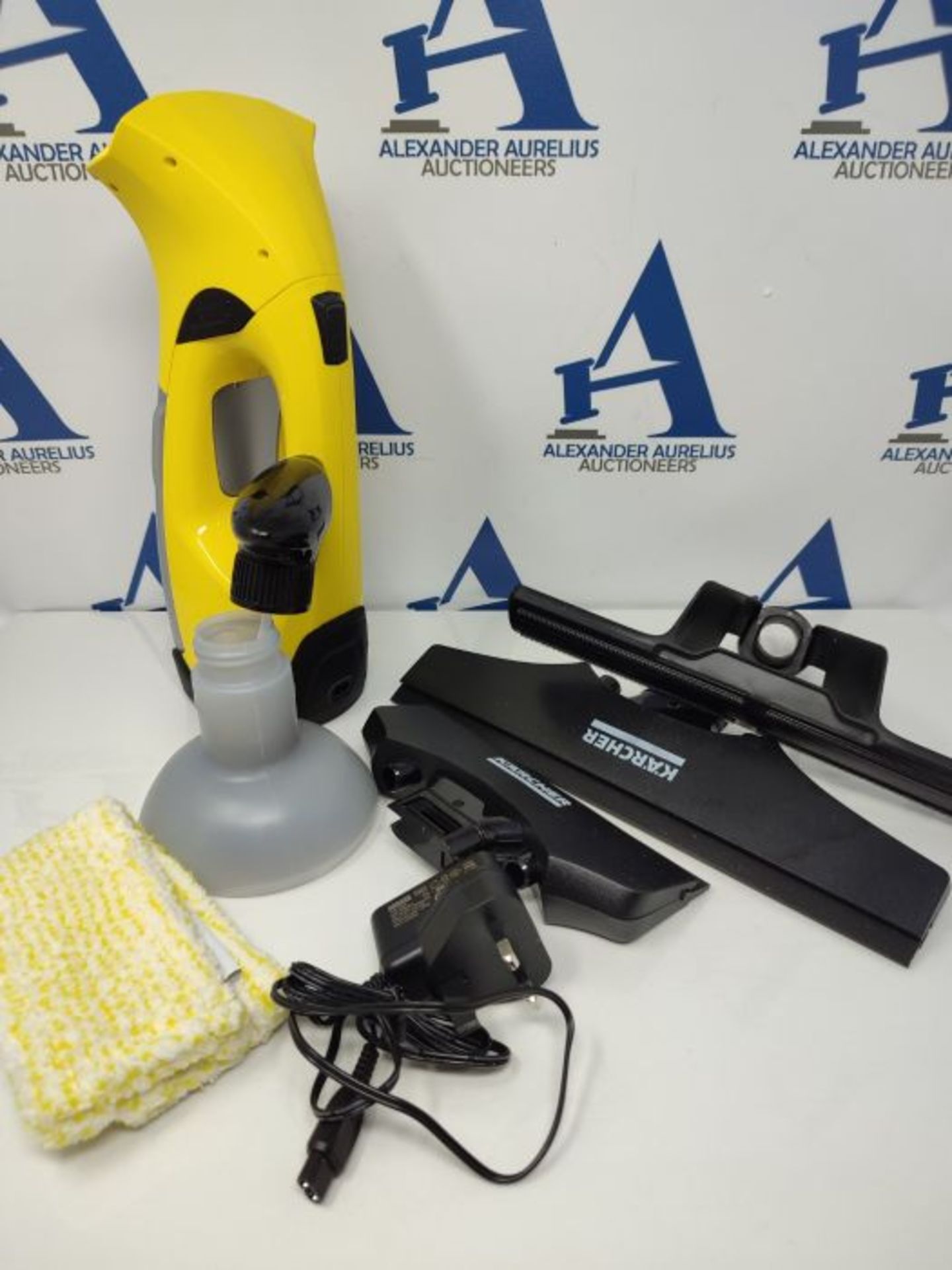 RRP £74.00 Kärcher WV2 Plus N Yellow Edition Window Vac - Image 3 of 3