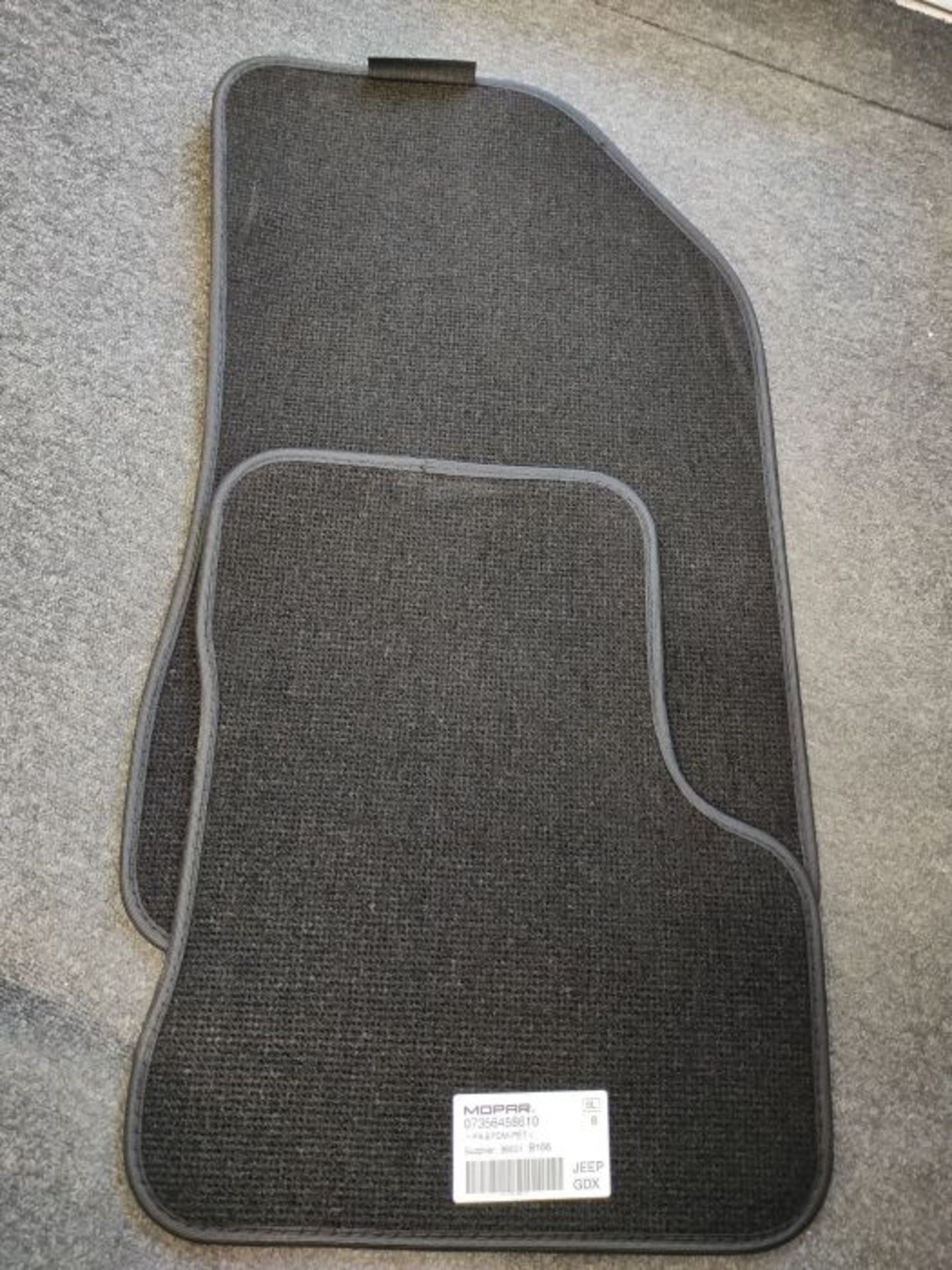 Jeep GDX Carpets x 4 - Image 2 of 2