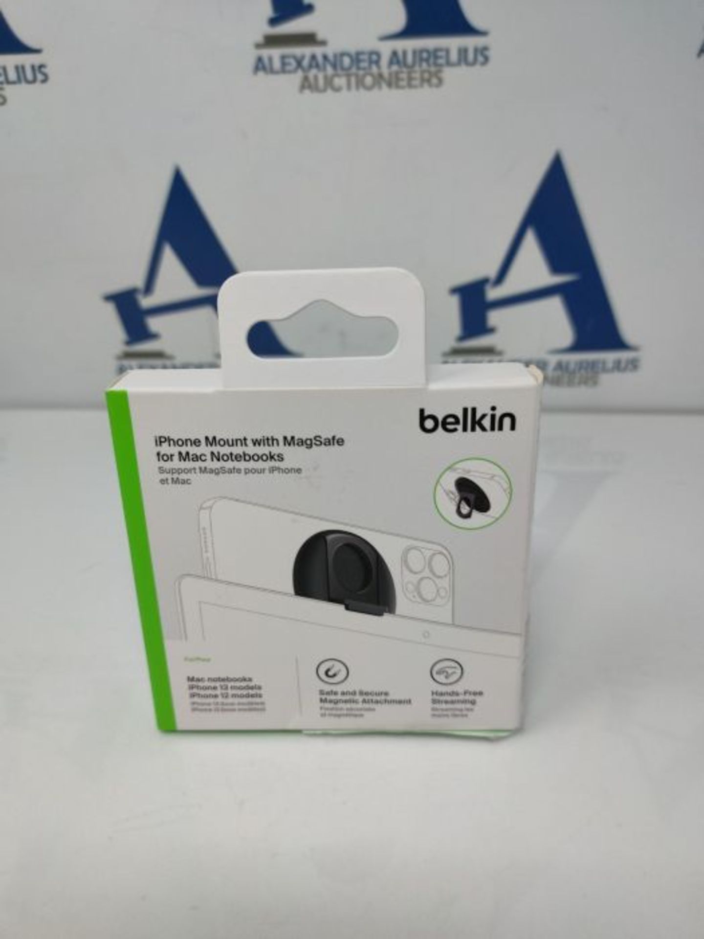 Belkin iPhone Mount with MagSafe for Mac Notebooks with quick, easy magnetic attachmen - Image 5 of 6