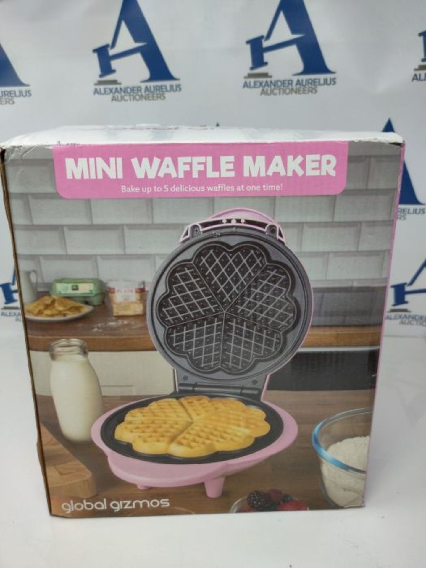 Global Gizmos 35570 Heart Shaped Waffle Maker / 1000W / Unique Thermostatic Design/Non - Image 2 of 3