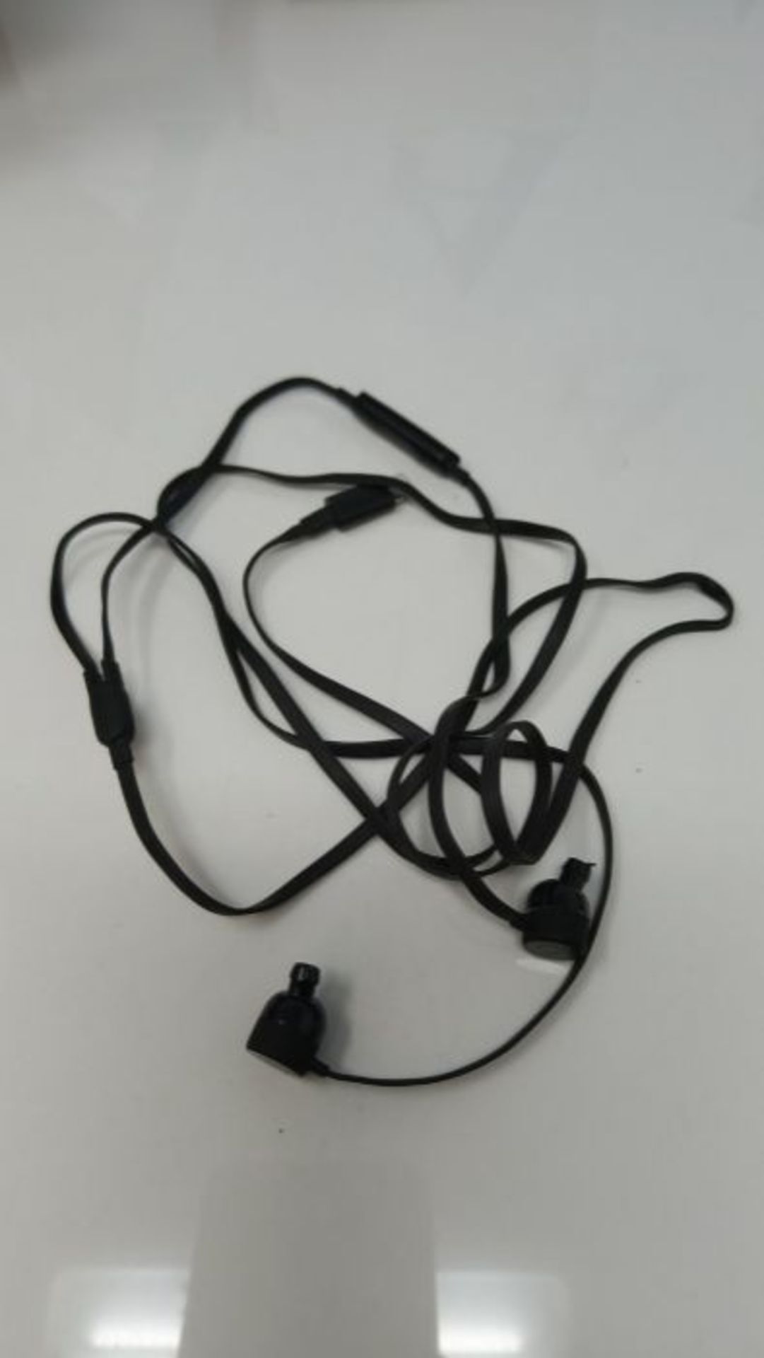 RRP £64.00 urBeats Wired Earphones With Lightning Connector - Tangle Free Cable, Magnetic Earbuds - Image 2 of 3