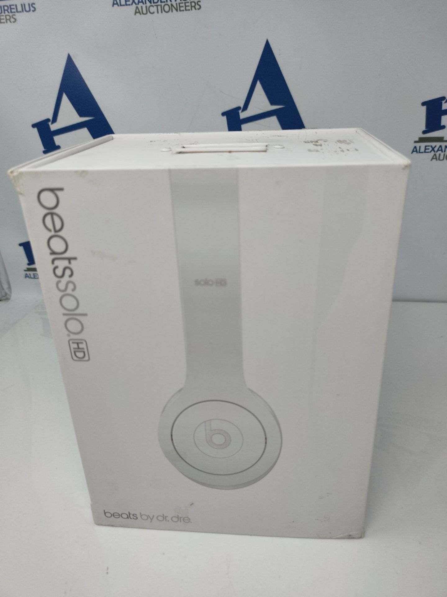 RRP £170.00 [CRACKED] Beats by Dr. Dre Solo HD On-Ear Headphones - Monochromatic White - Image 2 of 3