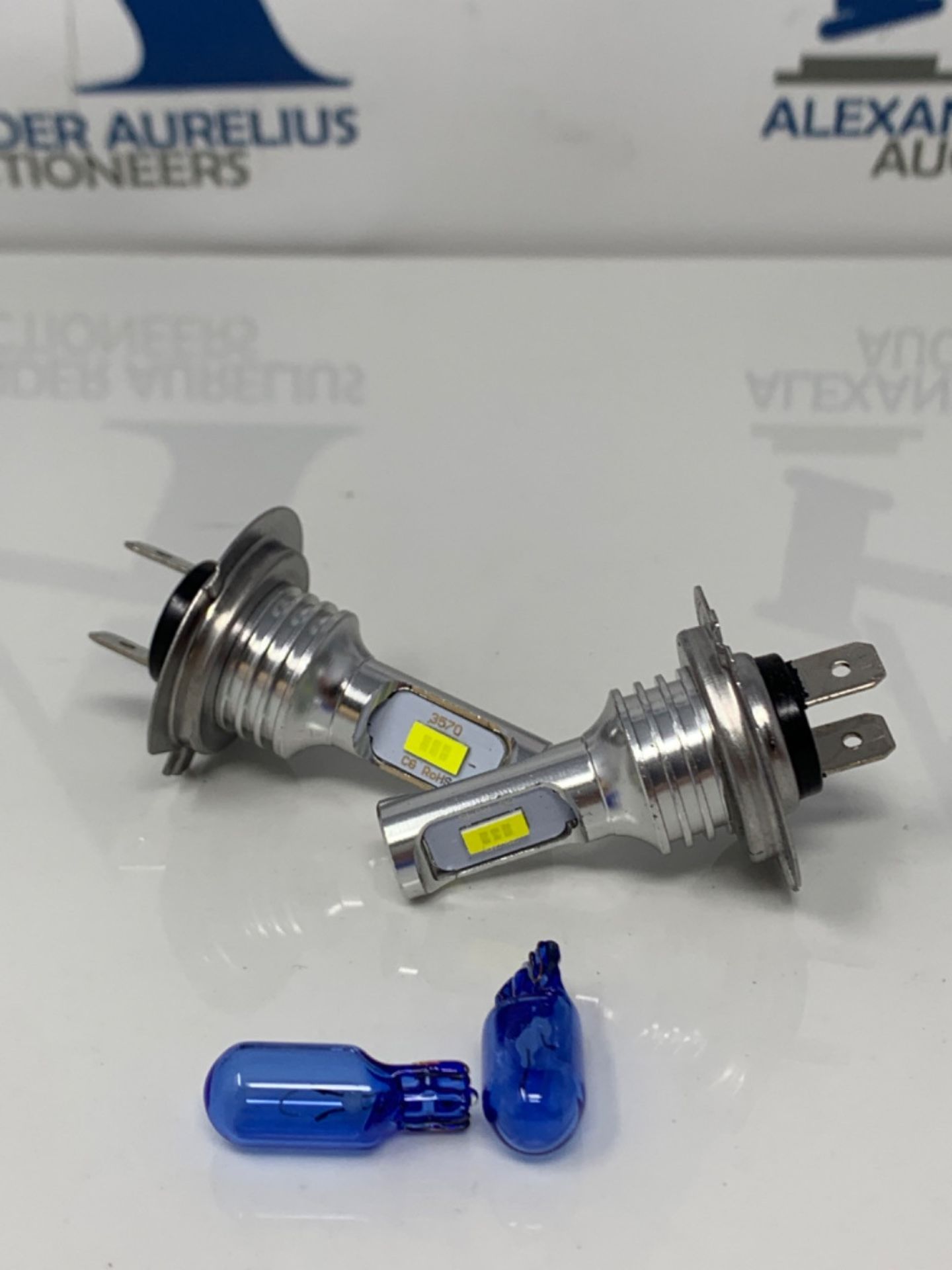 Philips WhiteVision ultra H7 car headlight bulb, 4.200K, set of 2 - Image 2 of 2