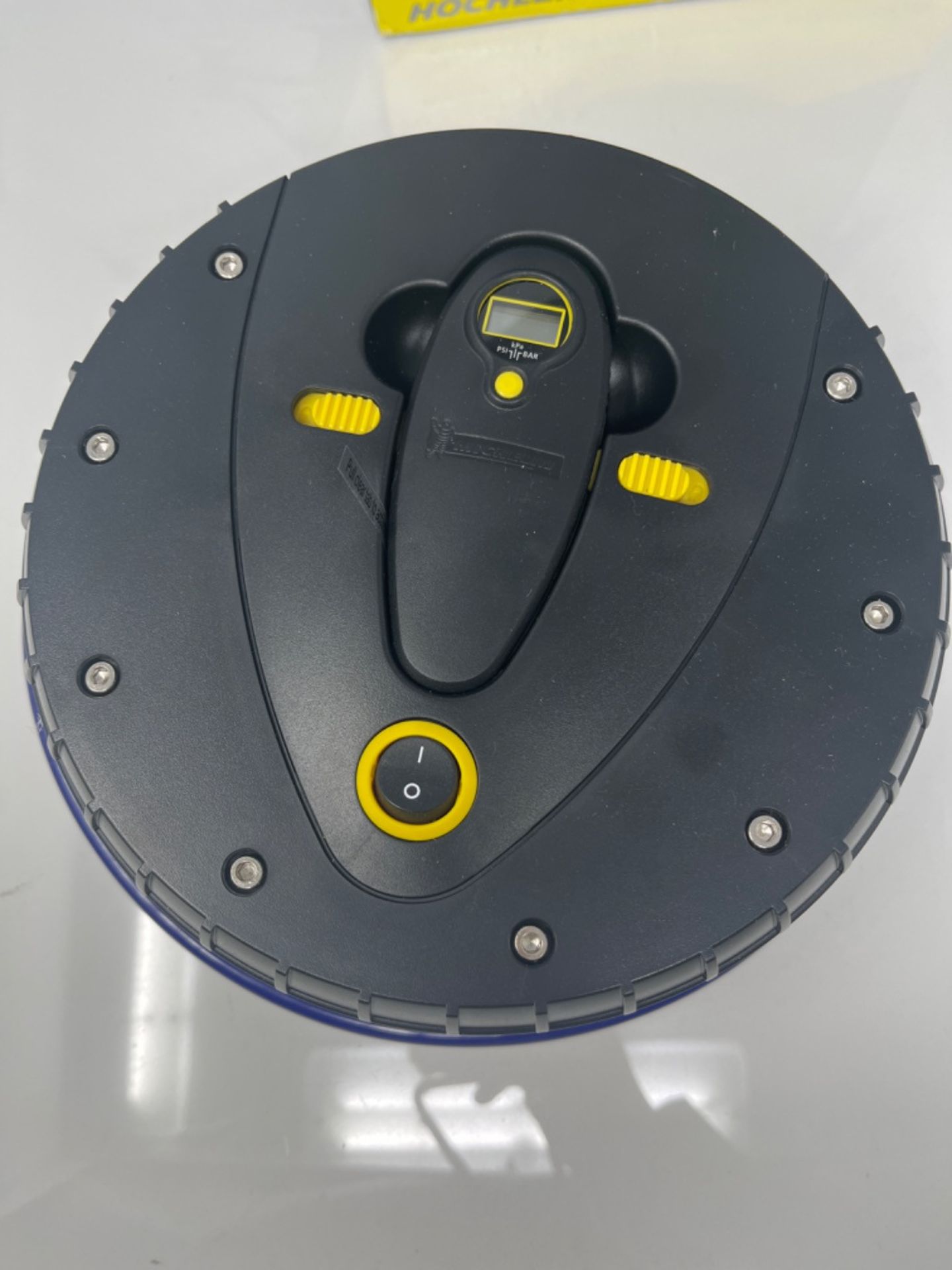 Michelin 92412 Digital high-performance compressor with LED and removable tire pressur - Image 3 of 3