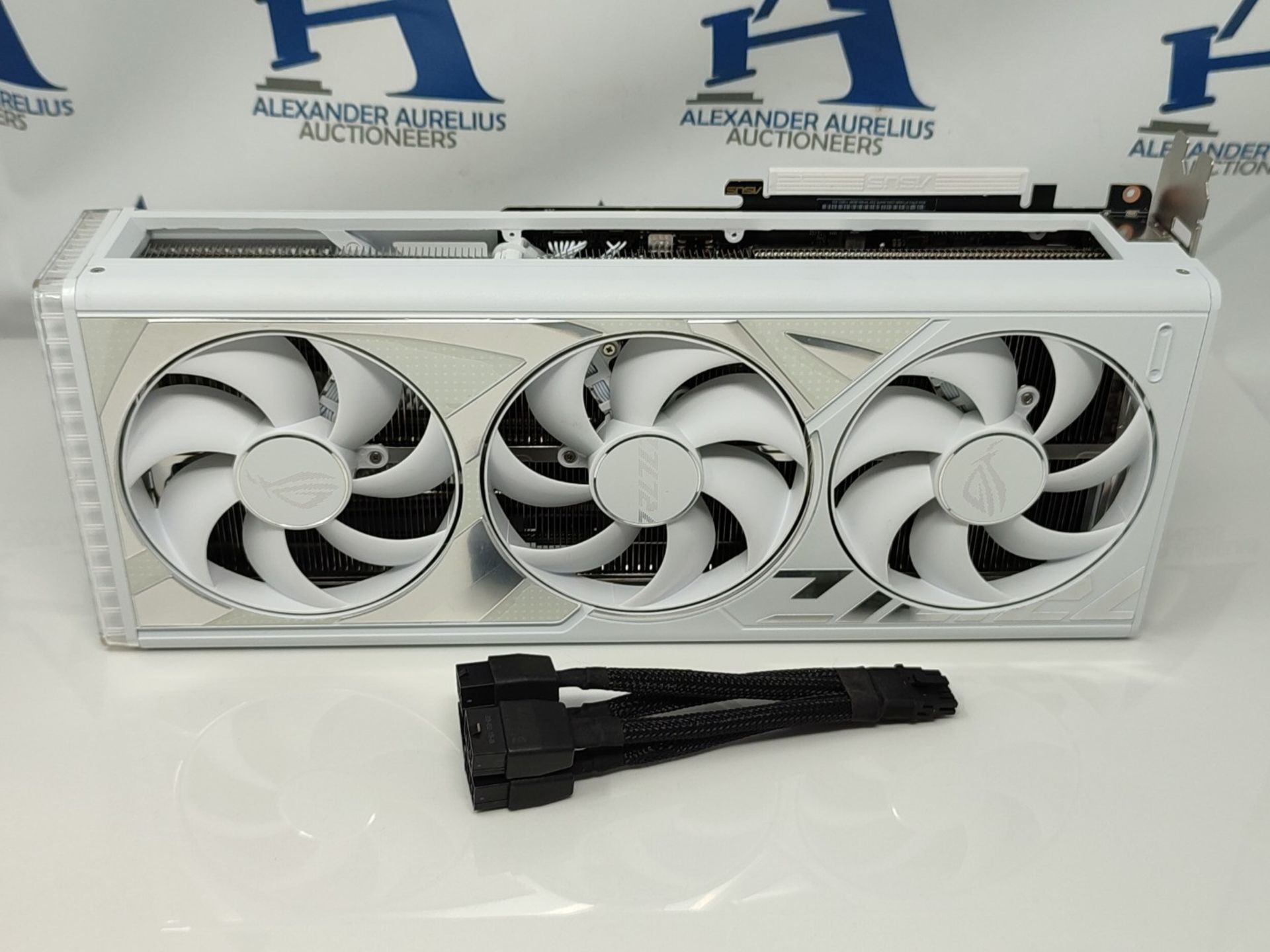 RRP £1988.00 ASUS ROG Strix GeForce RTX 4090 OC Edition Gaming Graphics Card White (PCIe 4.0, 24GB - Image 3 of 3