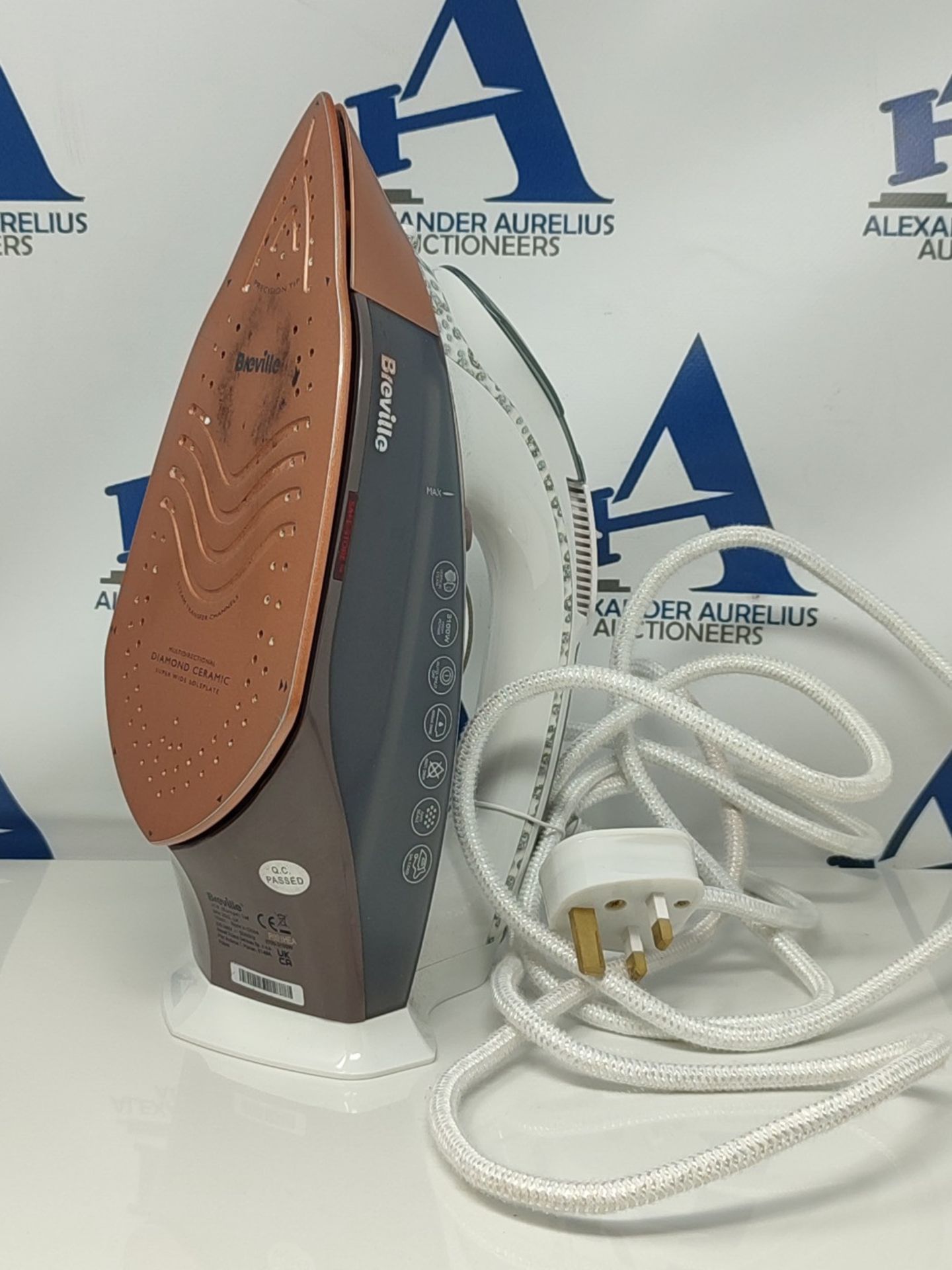 Breville DiamondXpress Steam Iron | 3100 W | 200G Steam Shot | Multi-Directional Diamo - Image 3 of 3