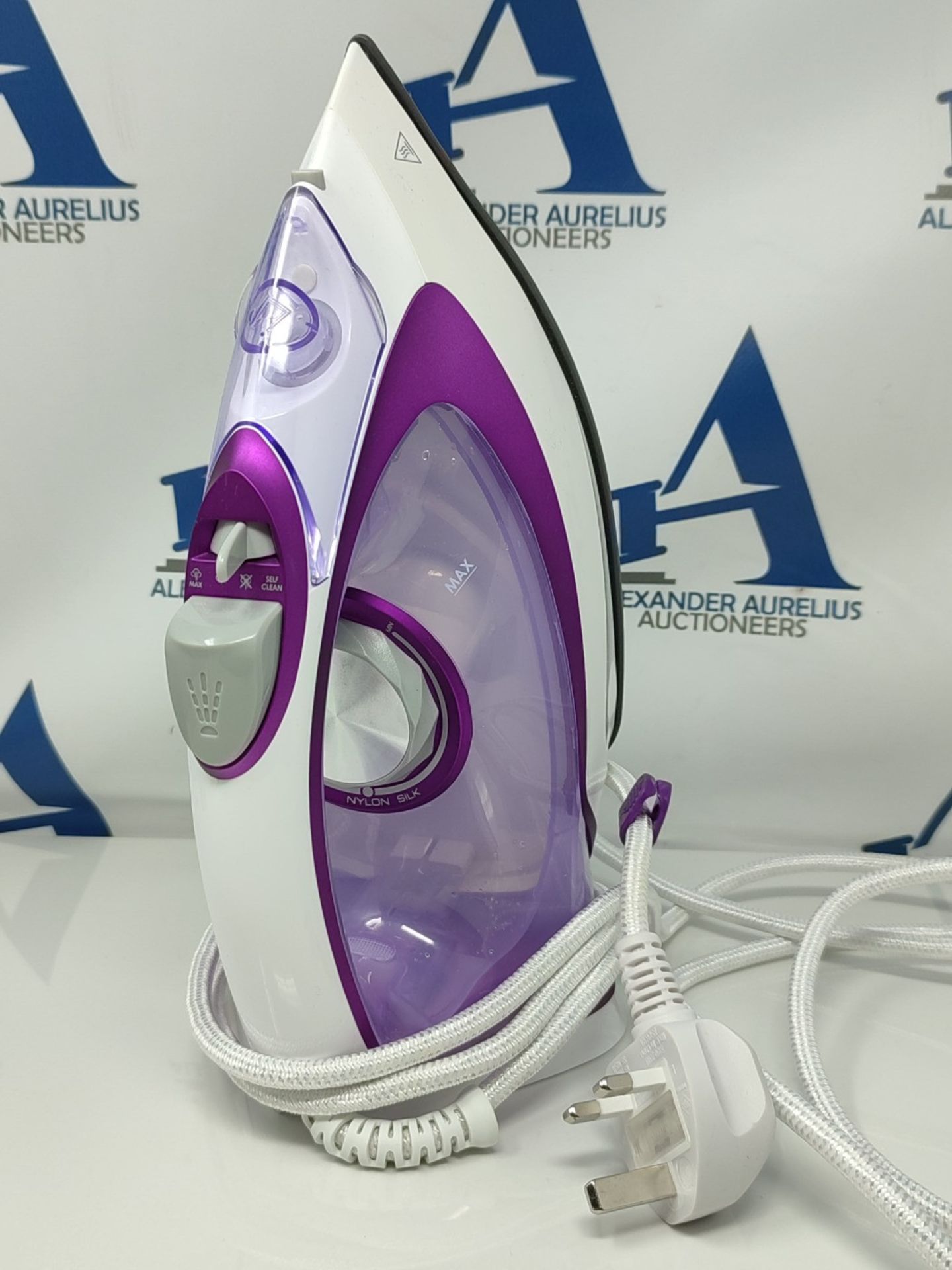 Morphy Richards 302000 Turbo Glide Steam Iron, 3 m Cable, 150 g Steam Shot, Auto Shut - Image 3 of 3