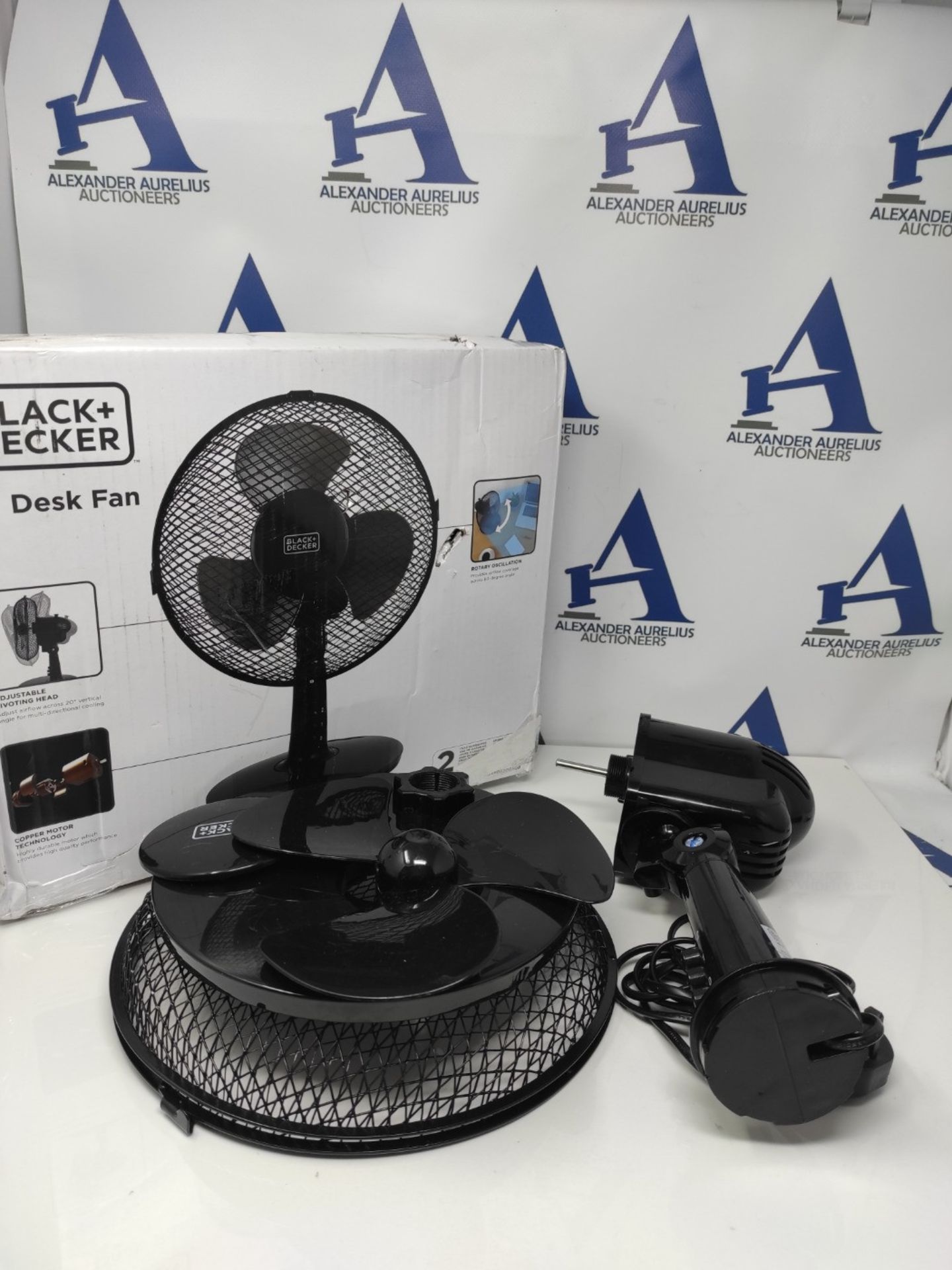 BLACK+DECKER BXFD52003GB Desk Fan with 2 Speeds, Rotary Oscillation, 9 Inch, 20W, Blac