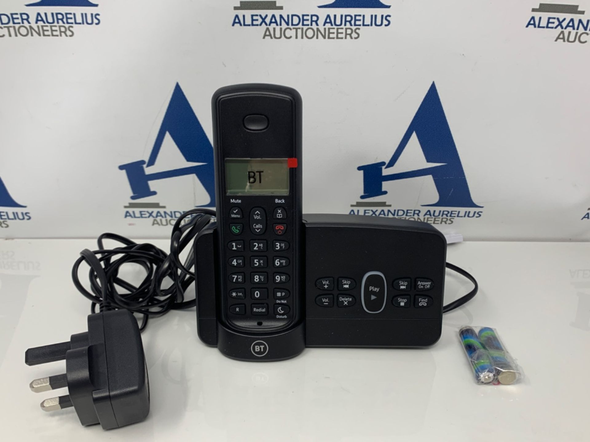 BT Home Phone with Nuisance Call Blocking and Answer Machine (Single Handset Pack)
