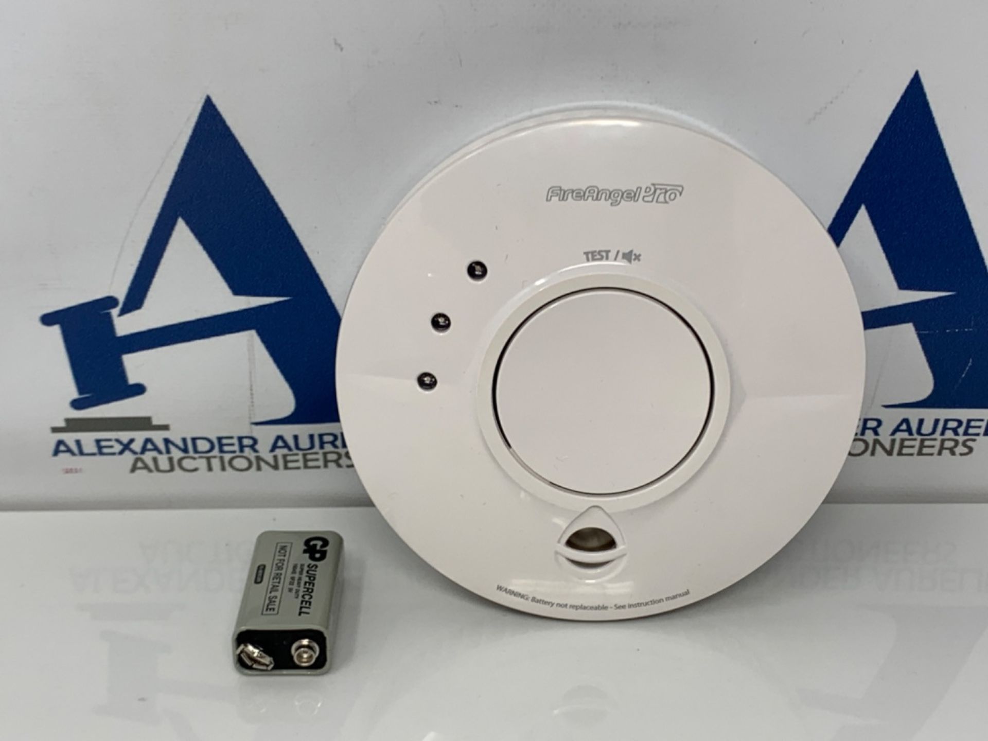 RRP £69.00 FireAngel Pro Connected Smart Smoke Alarm, Mains Powered with Wireless Interlink and 1