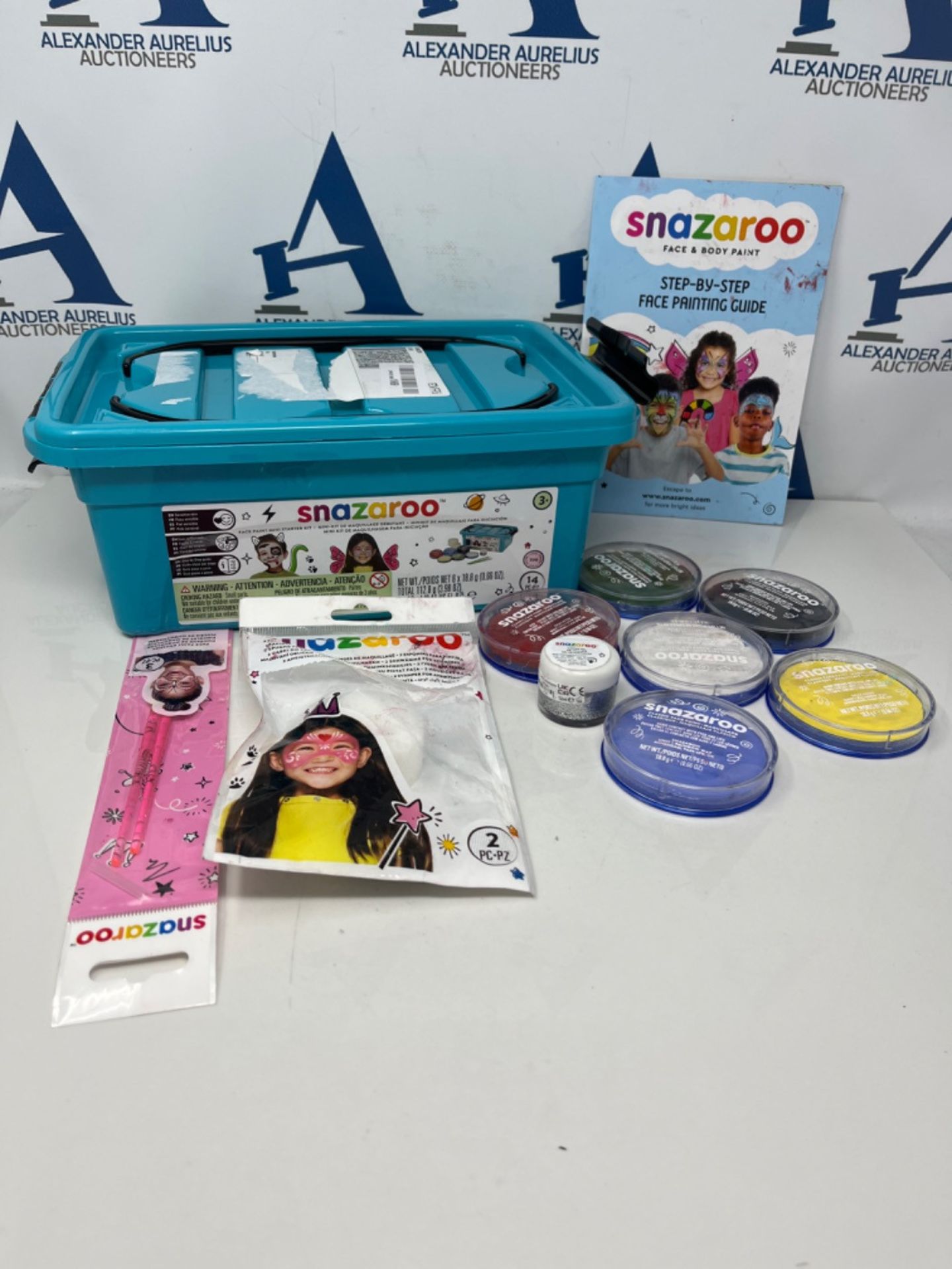 Snazaroo Face Paint Mini Starter Kit for Kids and Adults, 14 Pieces, 6 Colours, 1 Glit - Image 2 of 3