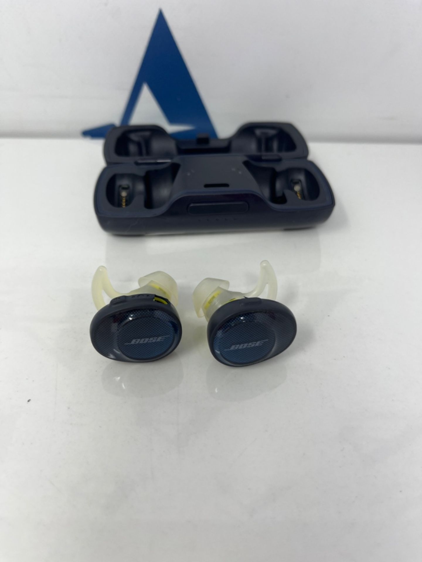 RRP £182.00 Bose SoundSport Free Truly Wireless Sport Headphones - Midnight Blue - Image 3 of 3