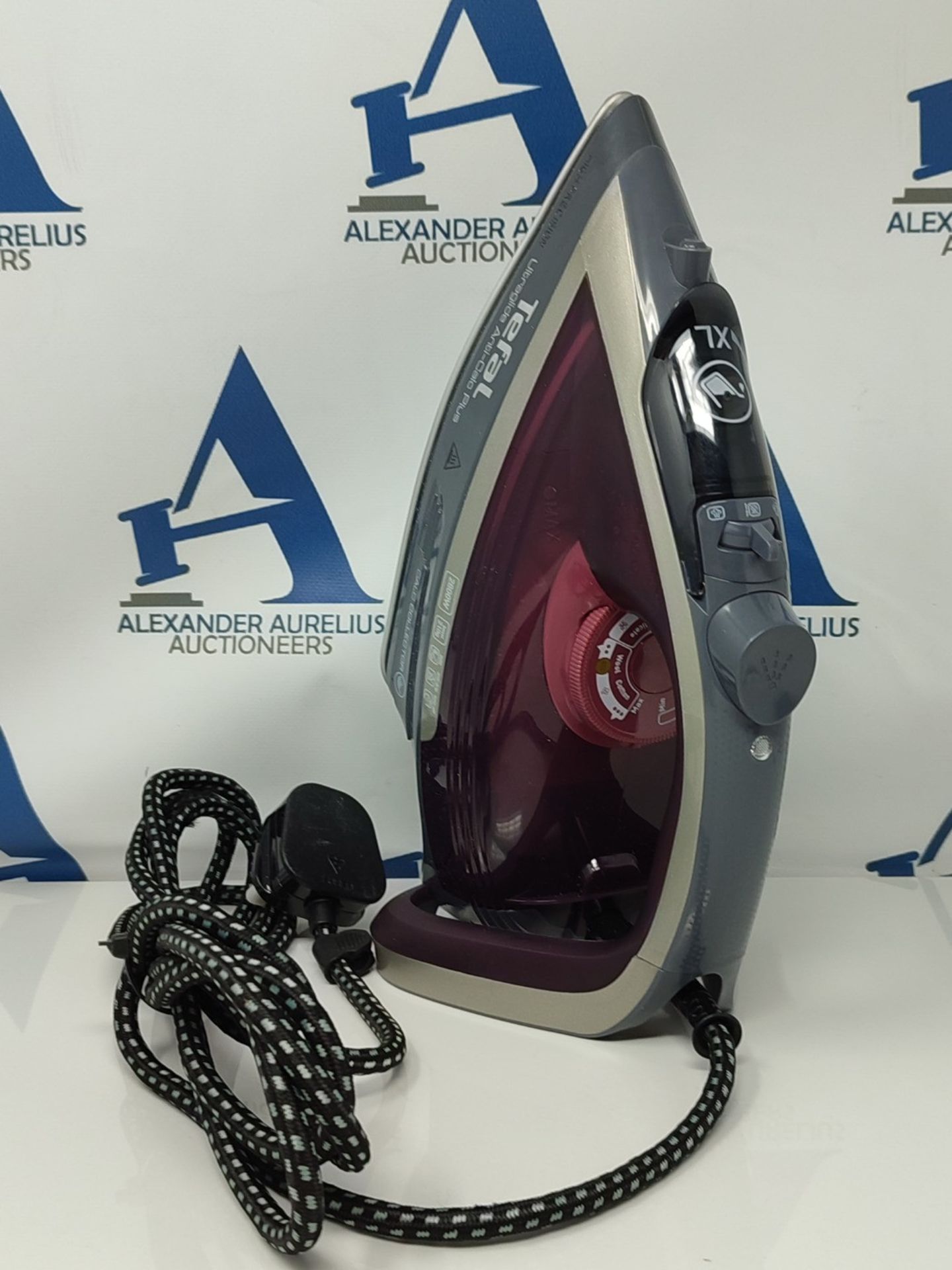 RRP £51.00 Tefal Steam Iron, Ultraglide Anti-Scale Plus, Grey & Purple, FV5872 - Image 3 of 3