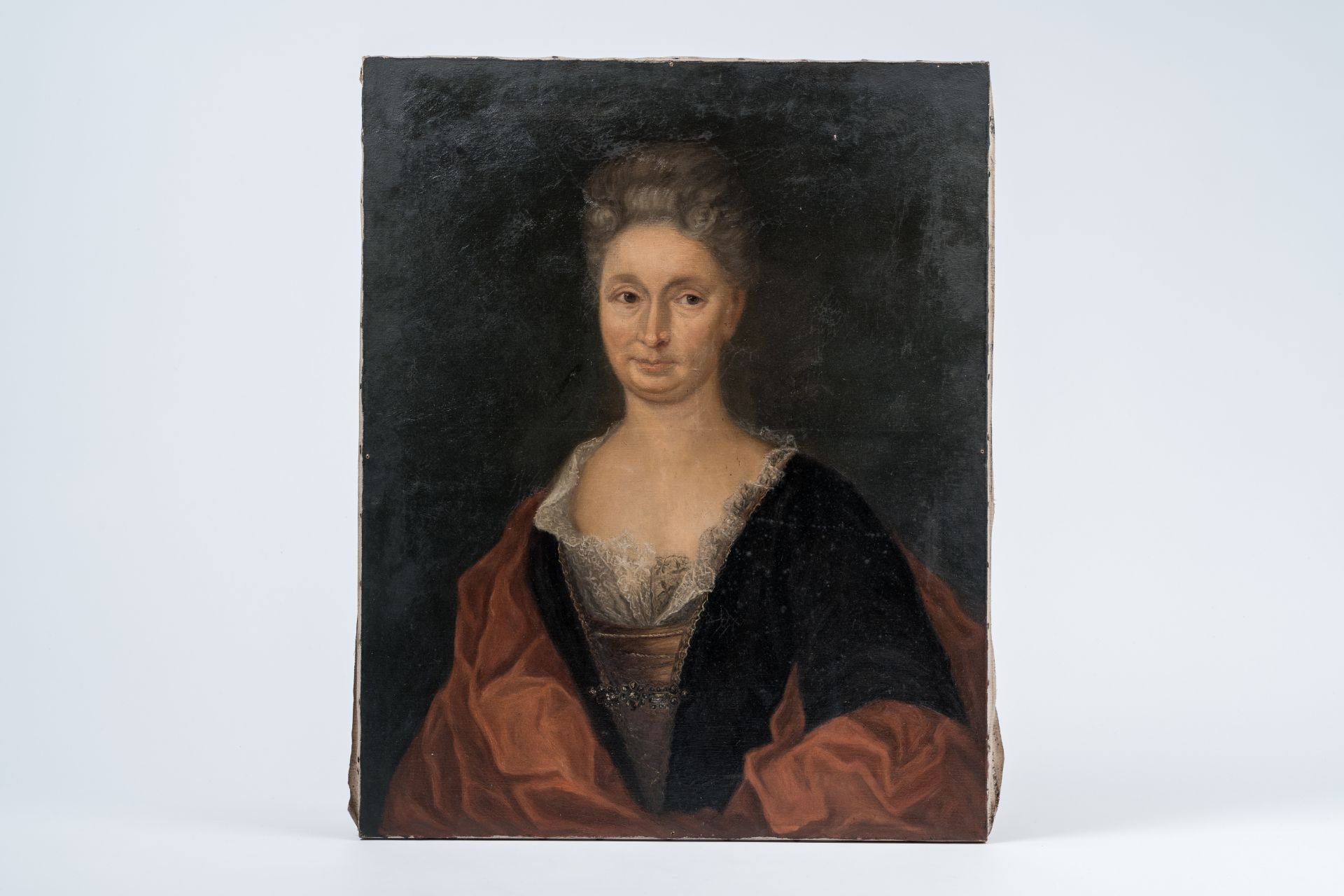 School of the 18th C.: Portrait of a lady, oil on canvas - Image 2 of 3