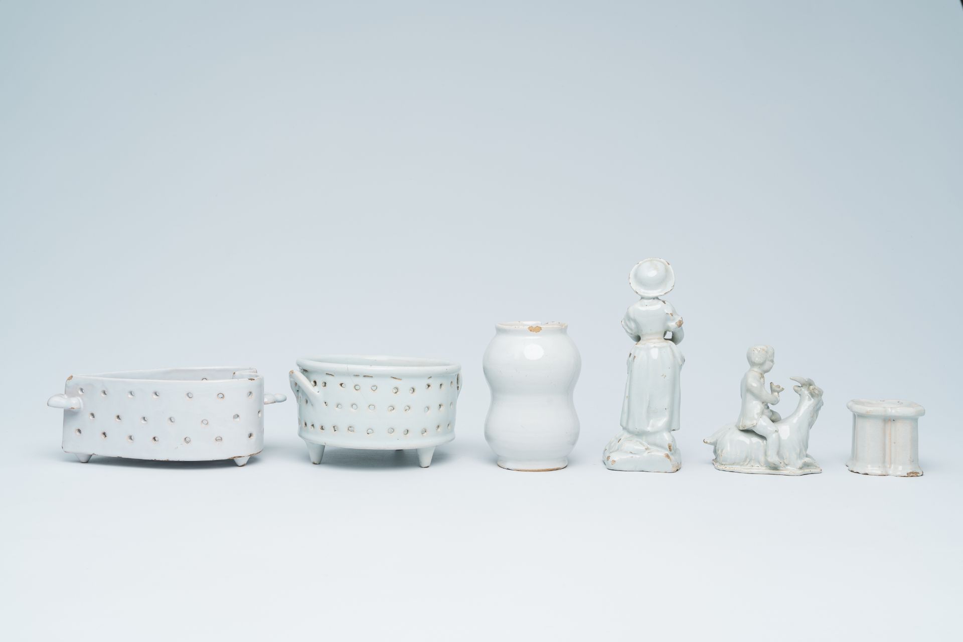 Six monochrome white Delftware pieces, The Netherlands and France, 18th/19th C. - Image 3 of 7