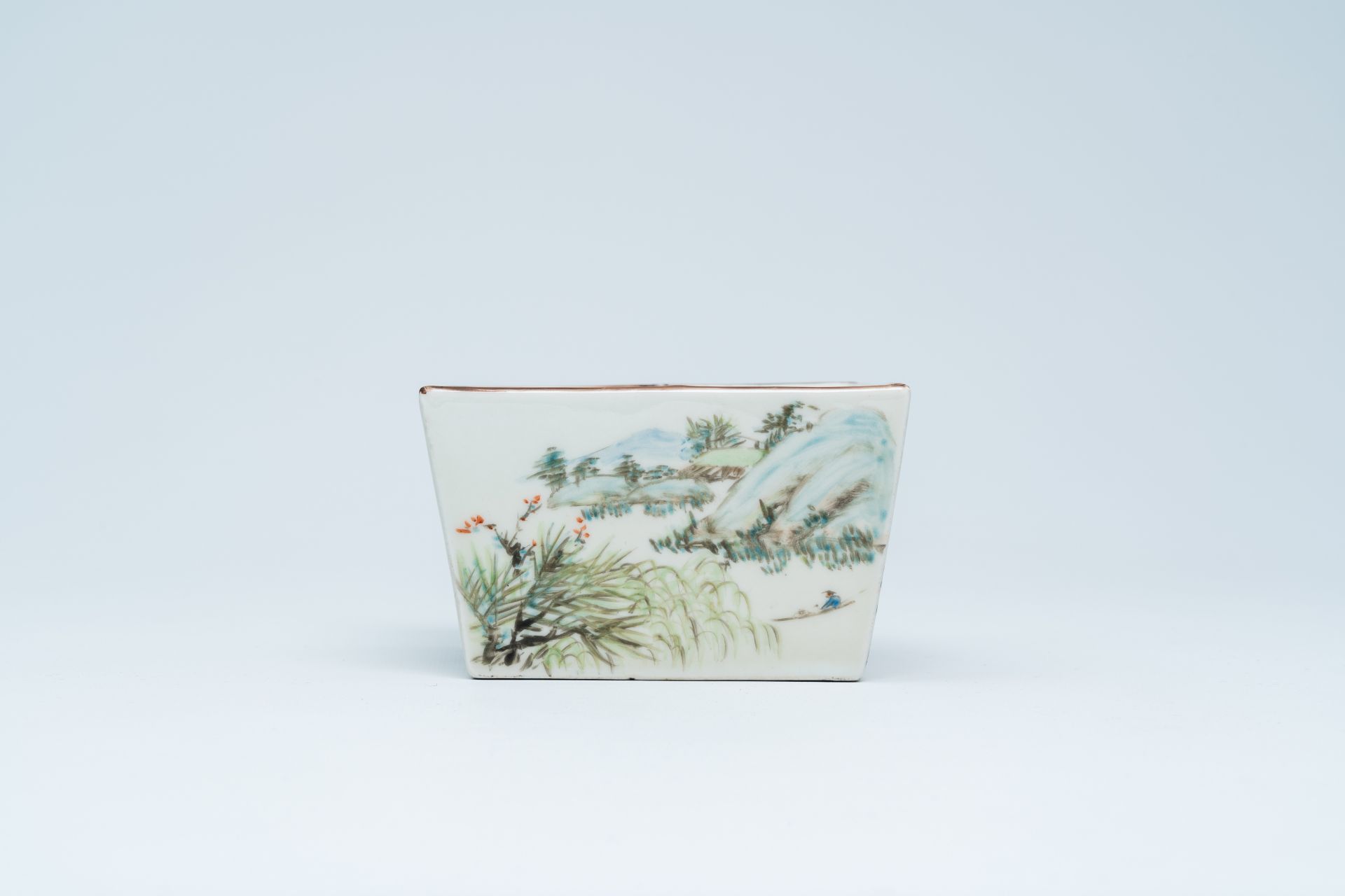 A square Chinese qianjiang cai bowl with three compartments, 19th/20th C. - Bild 6 aus 18