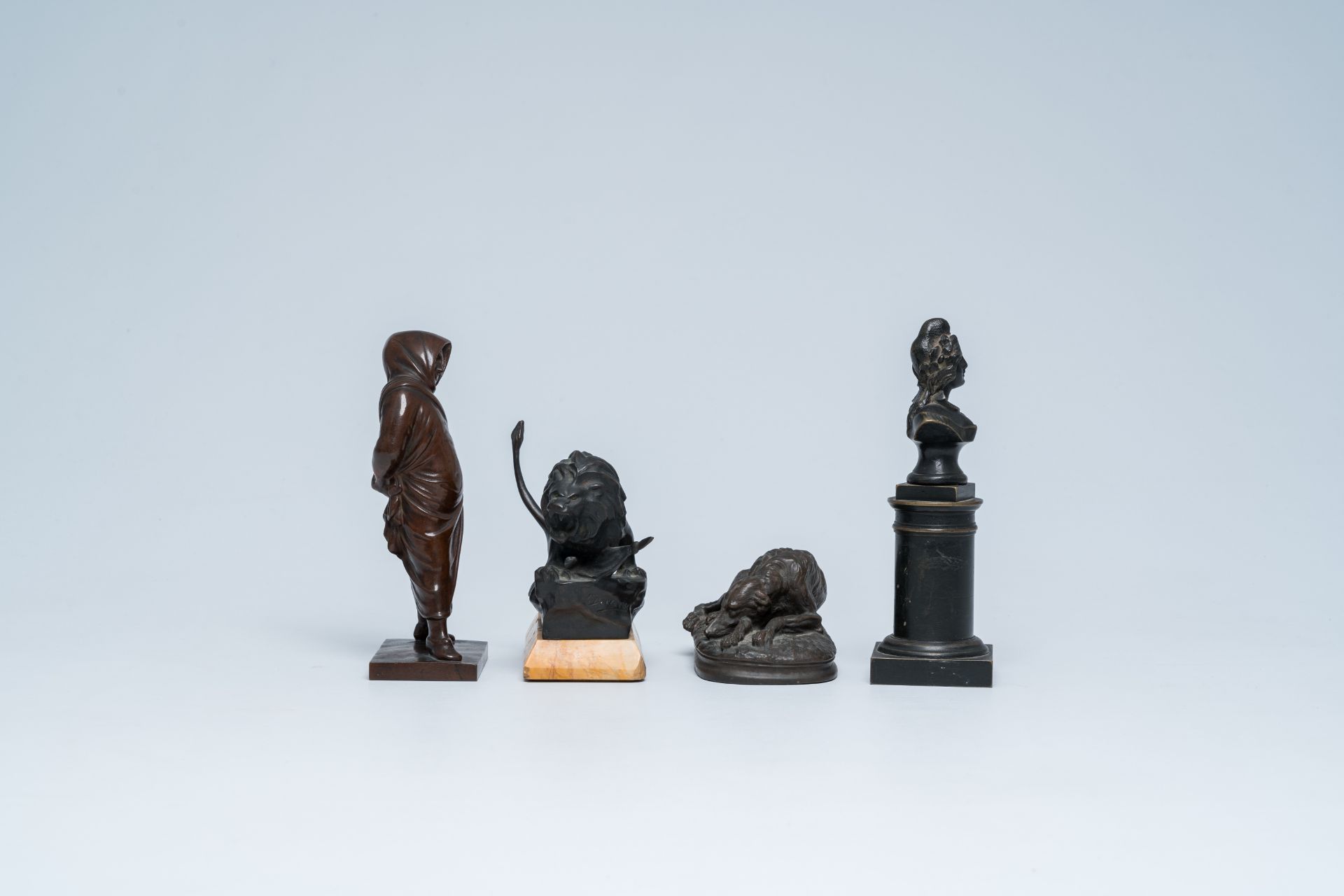 Four various patinated bronze sculptures, 19th/20th C. - Bild 3 aus 14
