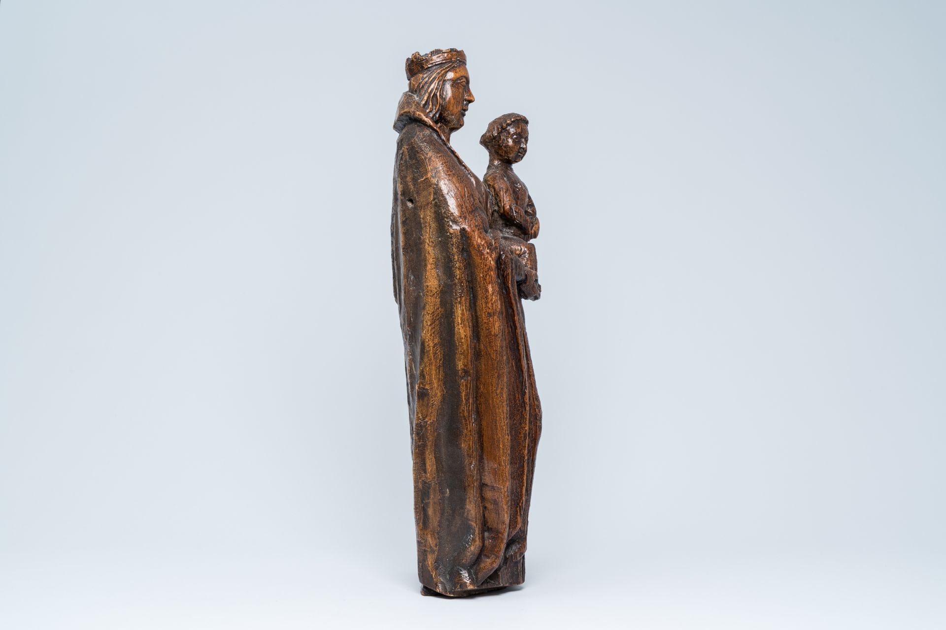 A carved wood Madonna and Child, 17th C. - Image 5 of 7