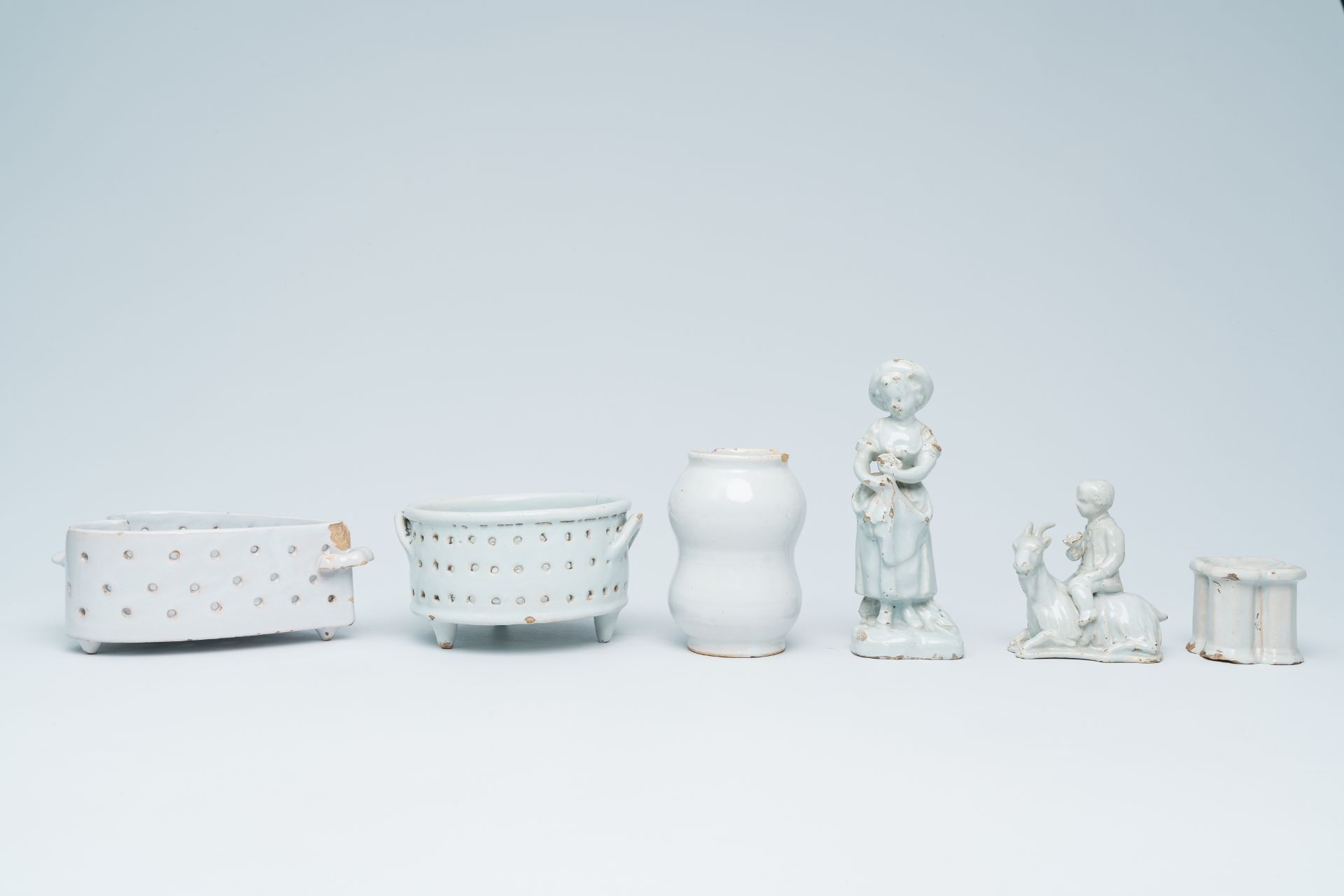 Six monochrome white Delftware pieces, The Netherlands and France, 18th/19th C. - Image 2 of 7