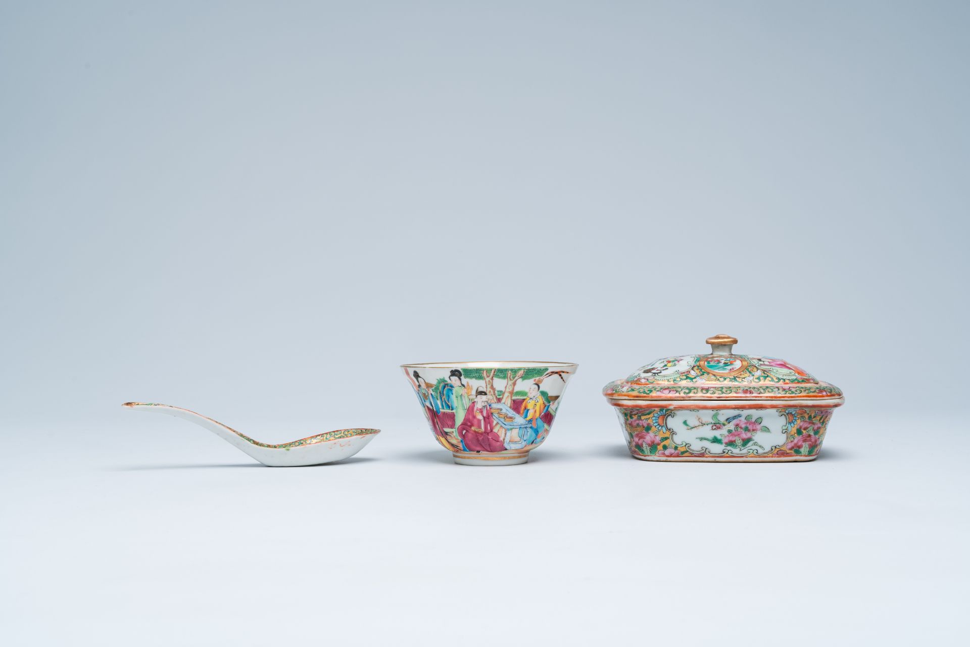 A varied collection of Chinese Canton famille rose porcelain with floral design and figures, 19th C. - Image 4 of 20