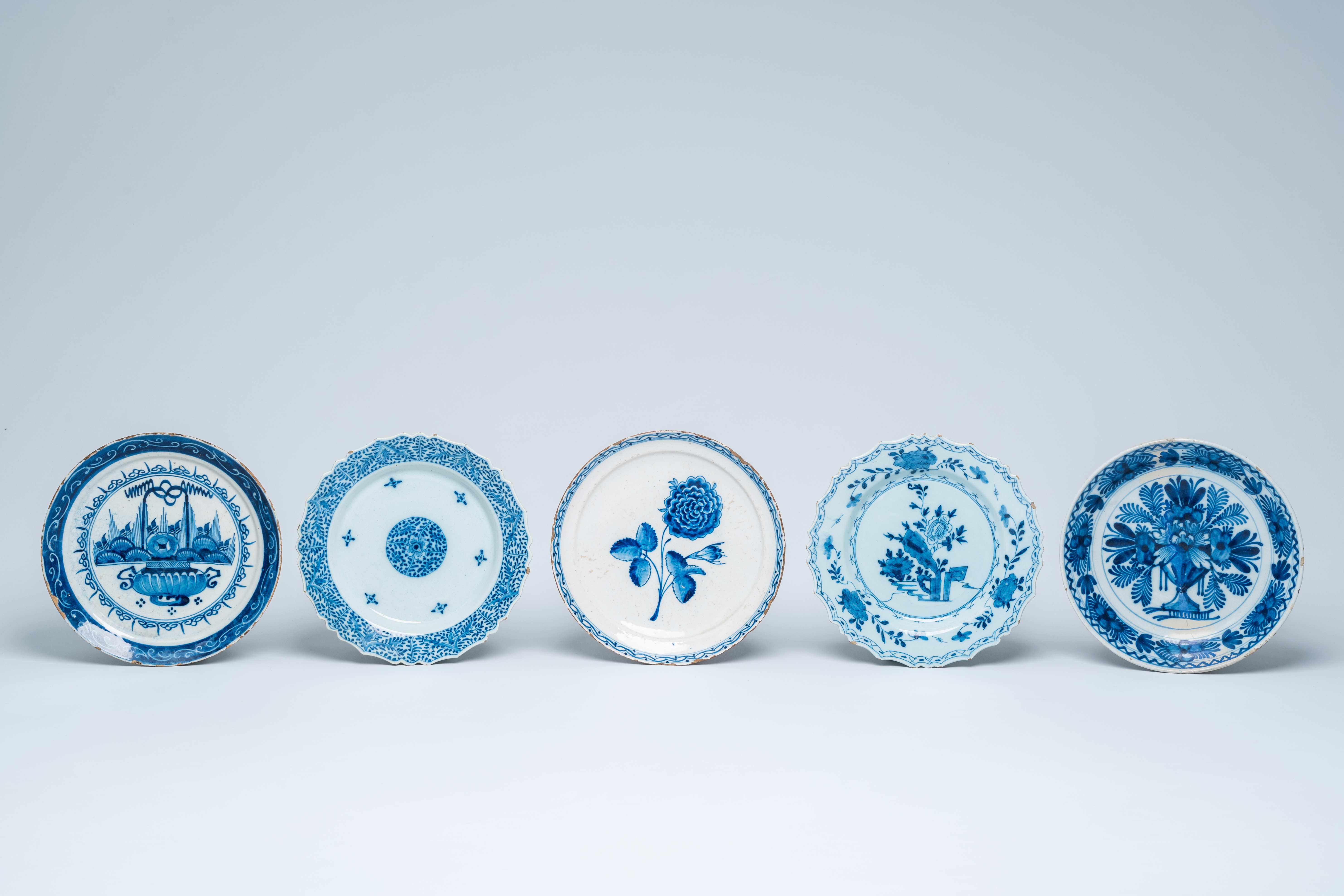 15 various blue, white and polychrome Dutch Delft plates, 18th C. - Image 6 of 7