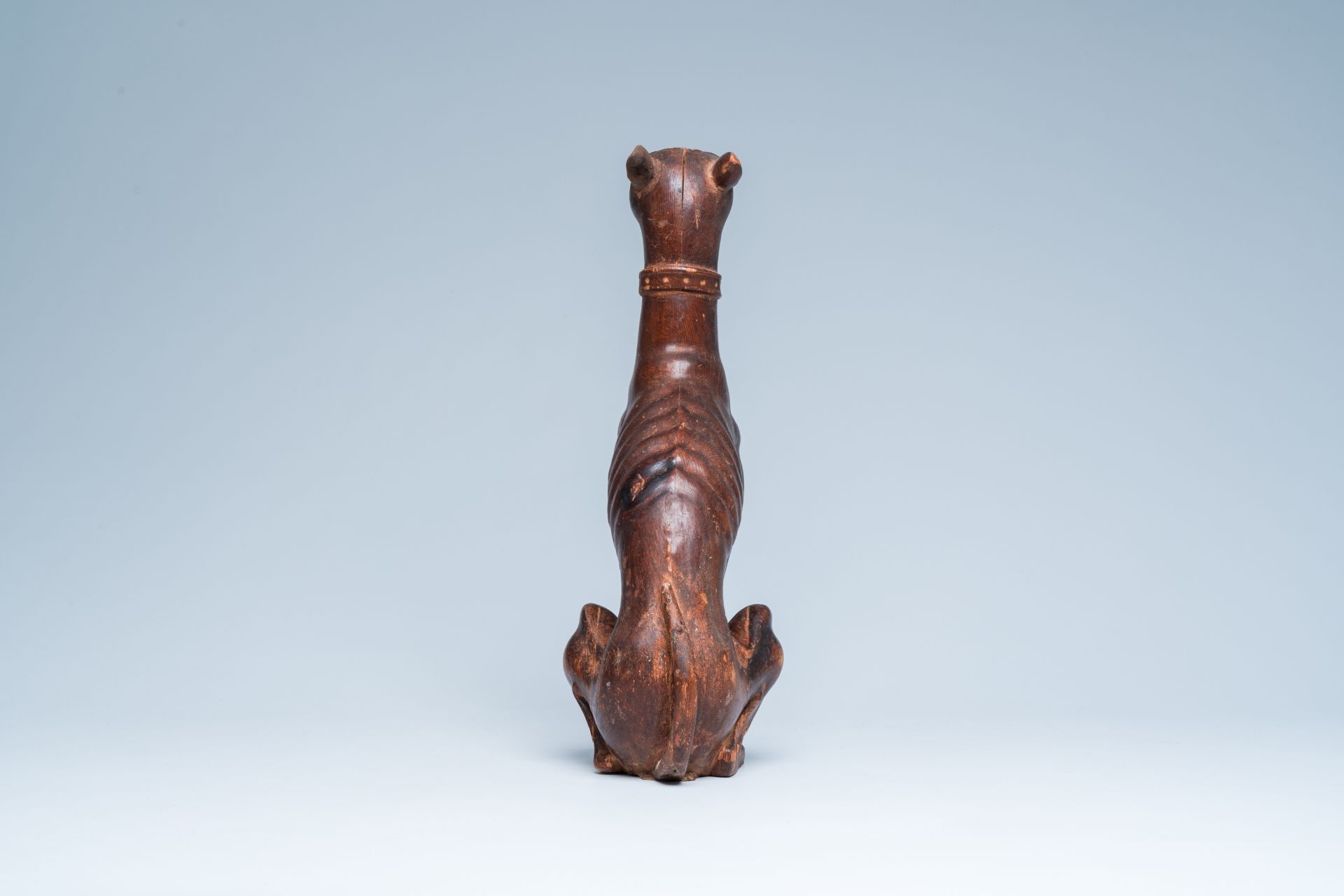 A carved and patinated wood model of a greyhound, 19th/20th C. - Image 3 of 7