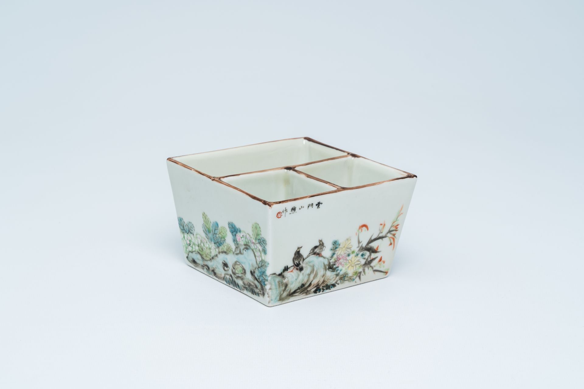 A square Chinese qianjiang cai bowl with three compartments, 19th/20th C.