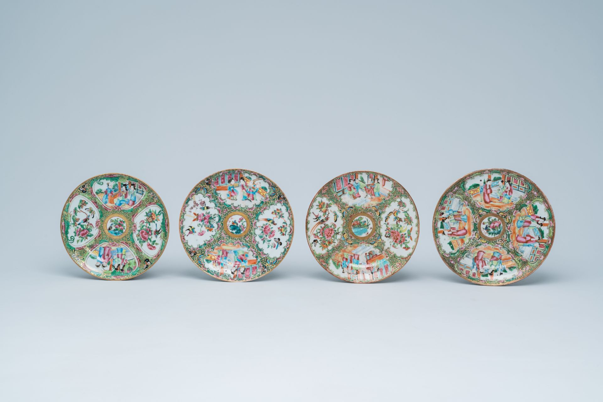 Eleven Chinese Canton famille rose plates with palace scenes and birds and butterflies between bloss - Bild 4 aus 18