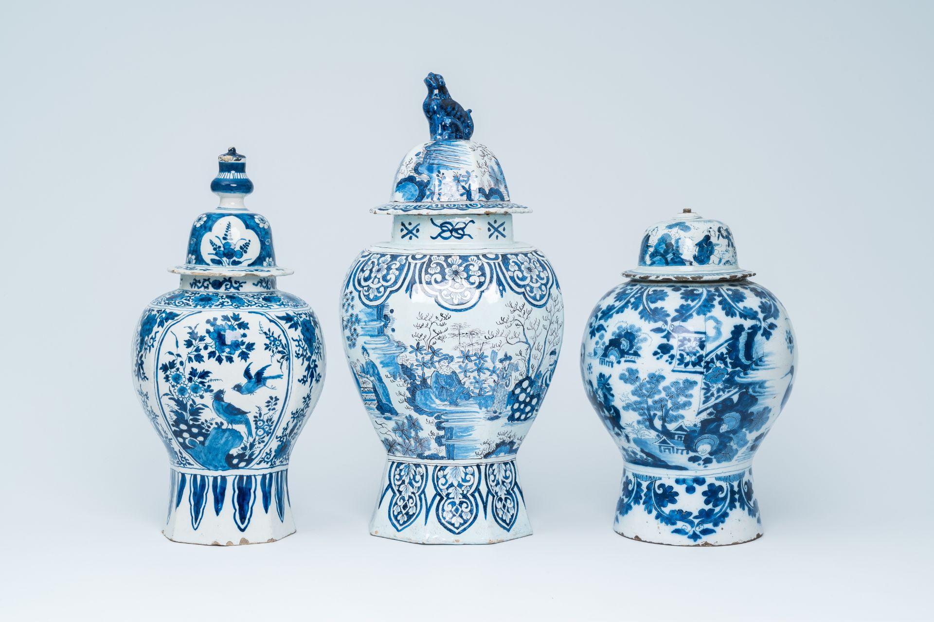 Three Dutch Delft blue and white vases and covers with birds among blossoming branches and chinoiser - Image 3 of 7