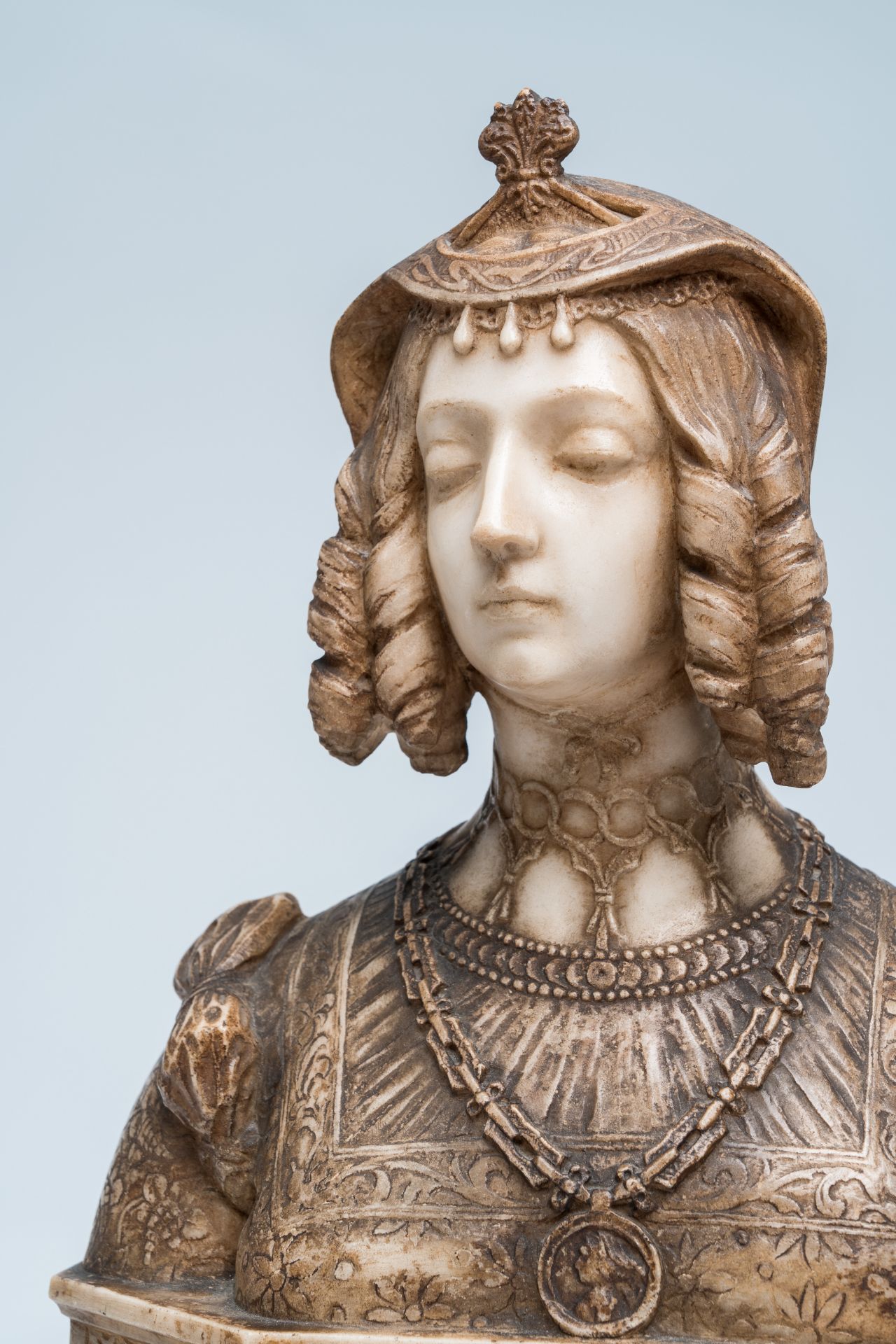 Aristide Petrilli (1868-1930, attributed to): Bust of Violante Beatrice of Bavaria, patinated alabas - Image 9 of 9