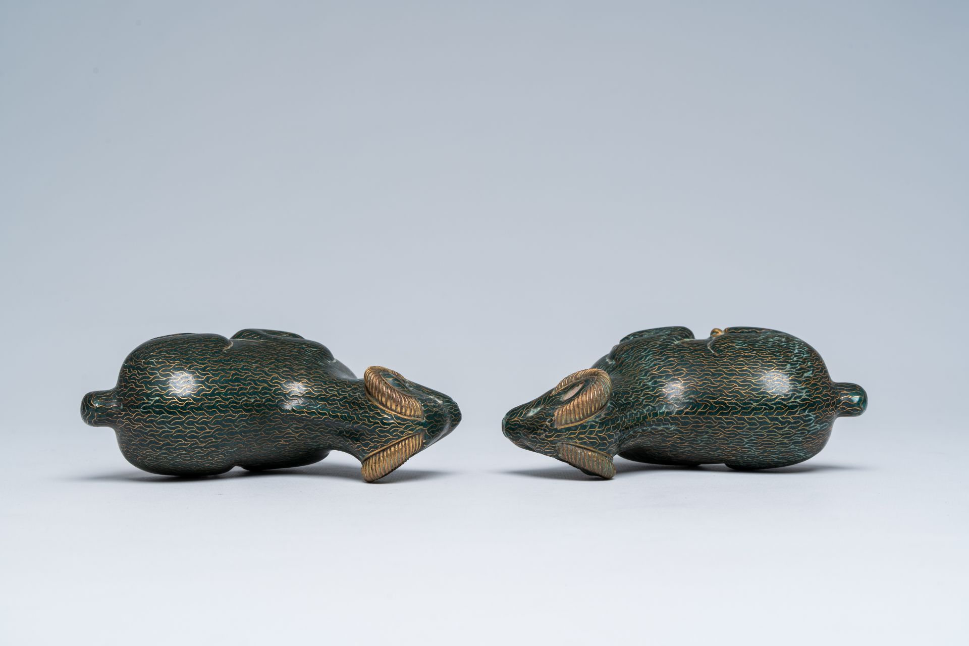 A pair of Chinese cloisonne models of rams, 20th C. - Image 6 of 8