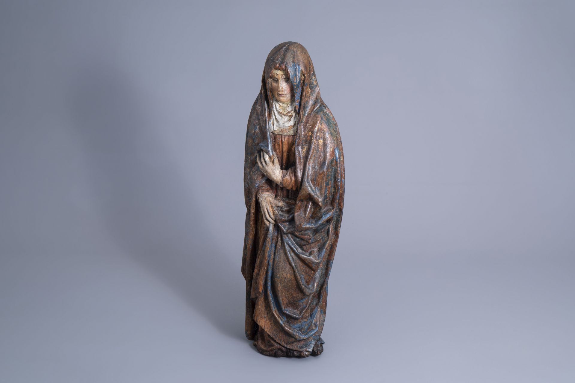 A carved and polychrome painted wooden figure of the mourning Virgin Mary, Brabant, most probably An - Bild 2 aus 7