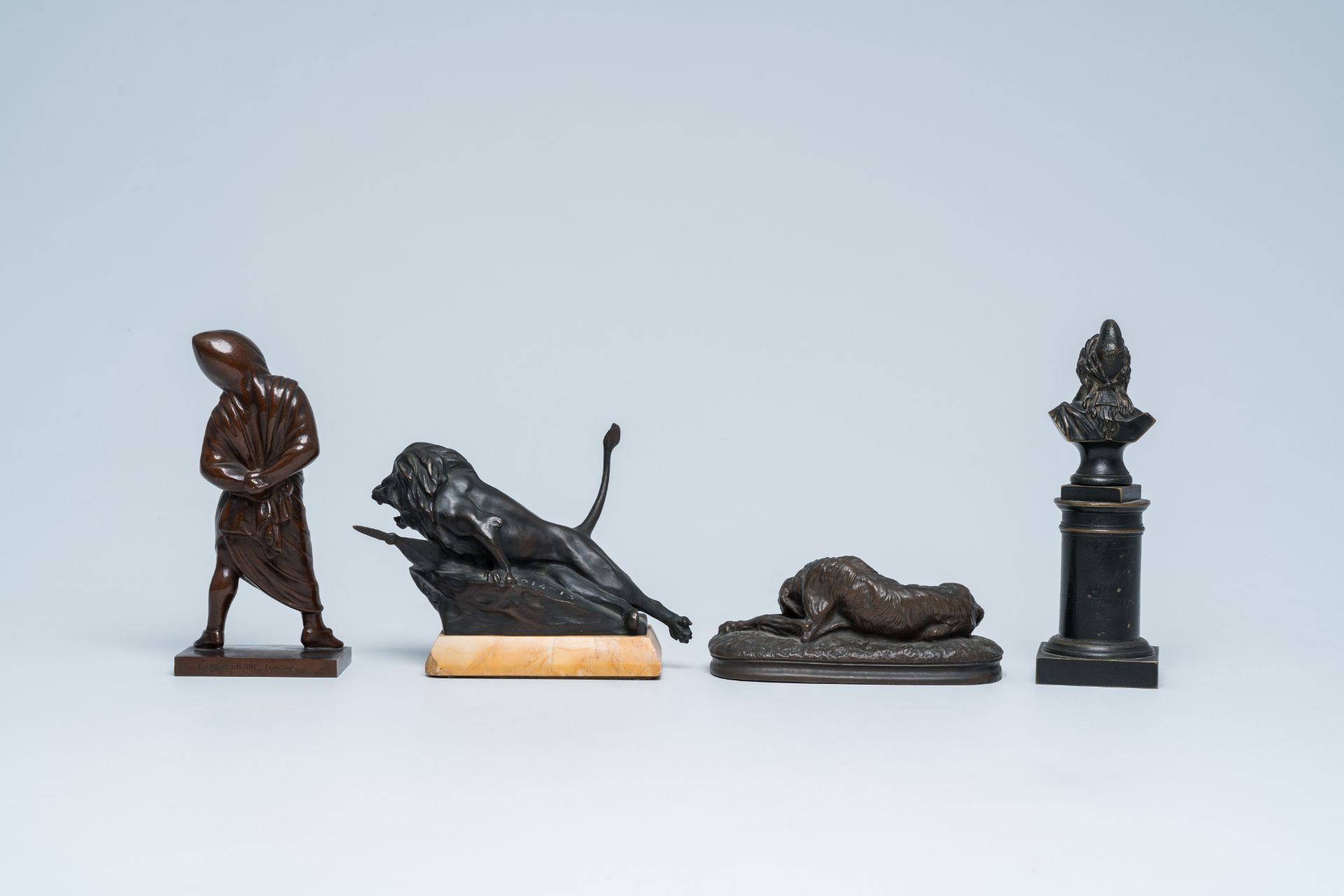 Four various patinated bronze sculptures, 19th/20th C. - Bild 4 aus 14